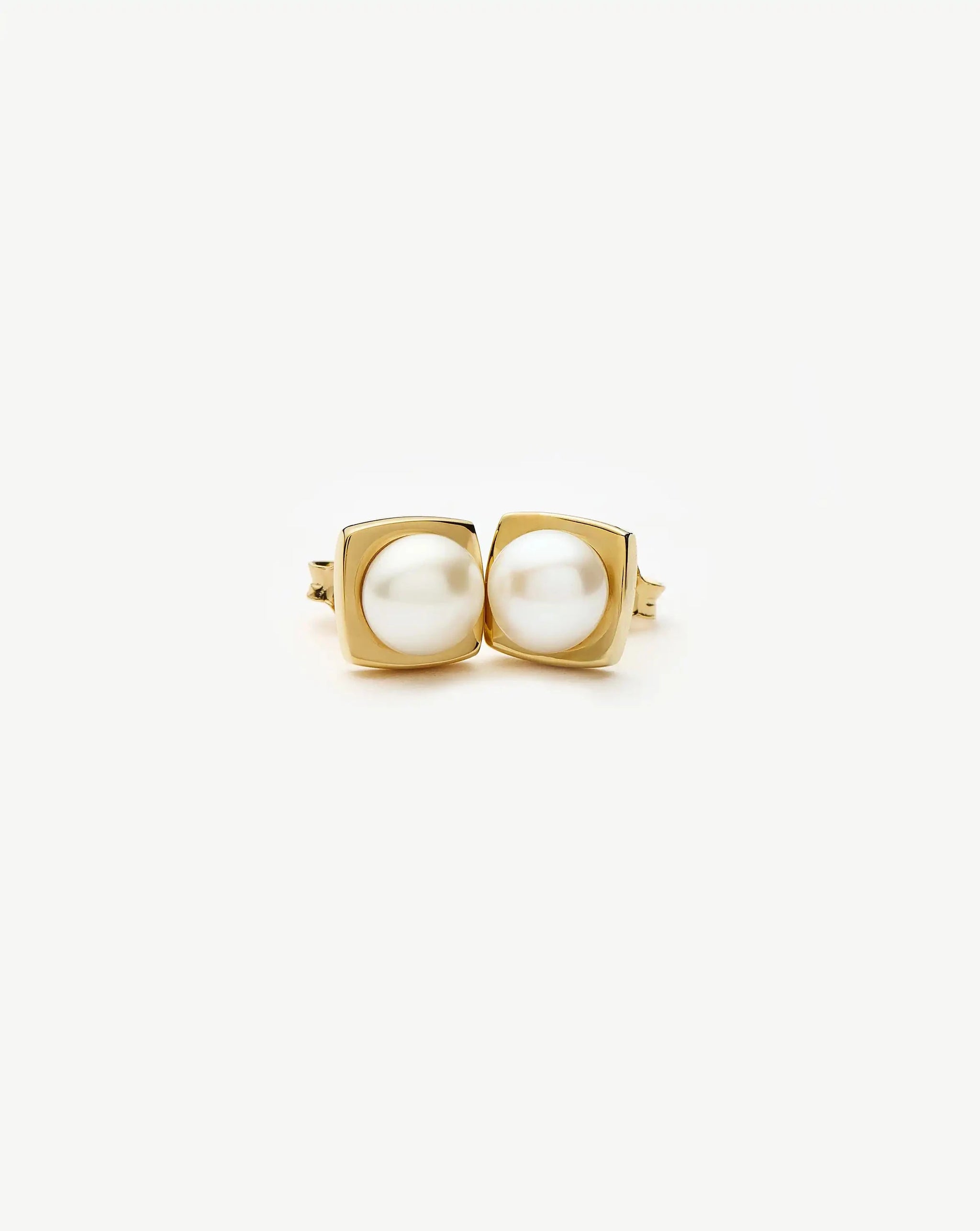 Button Pearl Square Stud Earrings | 18k Gold Vermeil/Pearl Earrings Missoma