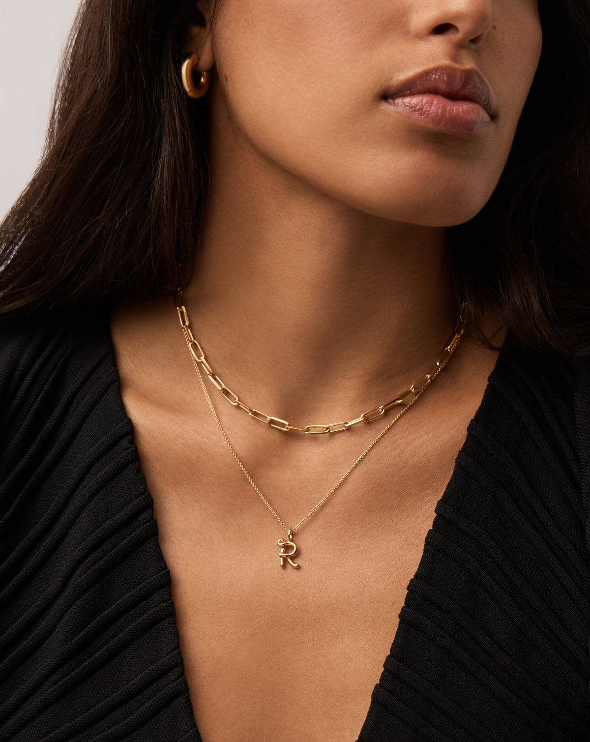 Curly Molten Mini Initial Necklace - R | 18k Gold Vermeil Necklaces Missoma