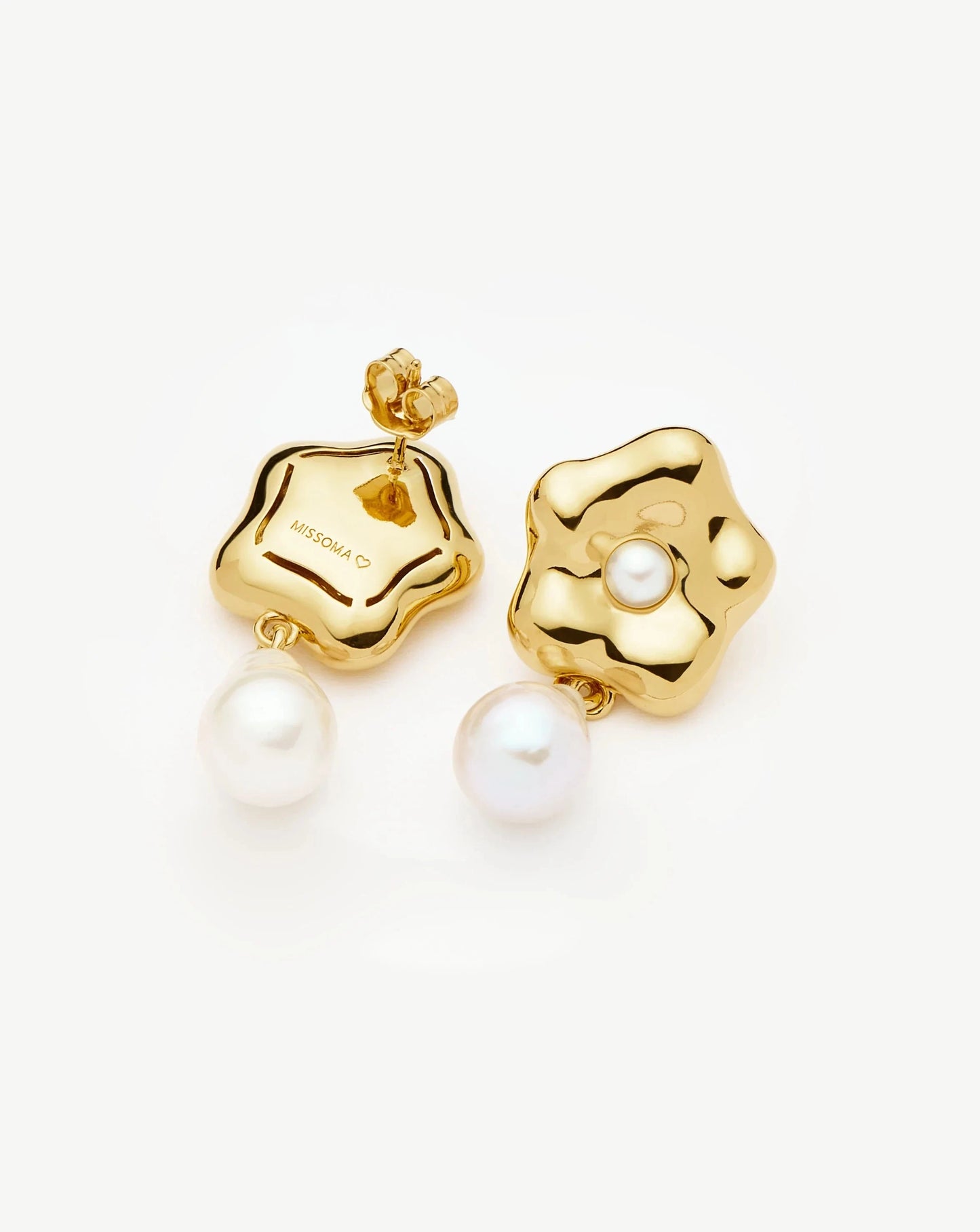 Eny Puffy Daisy Pearl Drop Earrings | 18k Gold Plated/Pearl Earrings Missoma