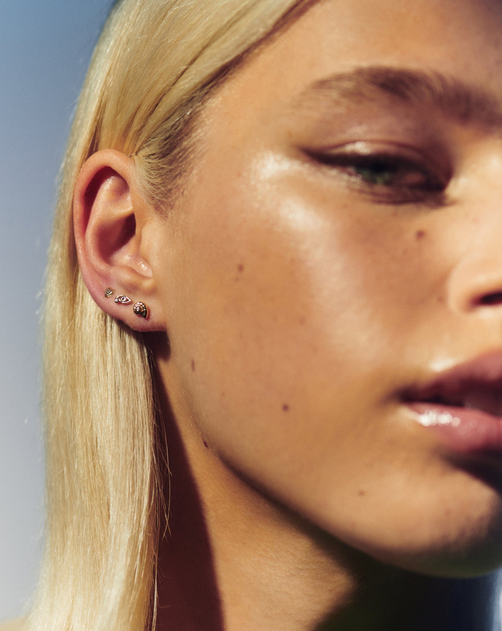 Fine Diamond Heart Stud Earrings Earrings Missoma