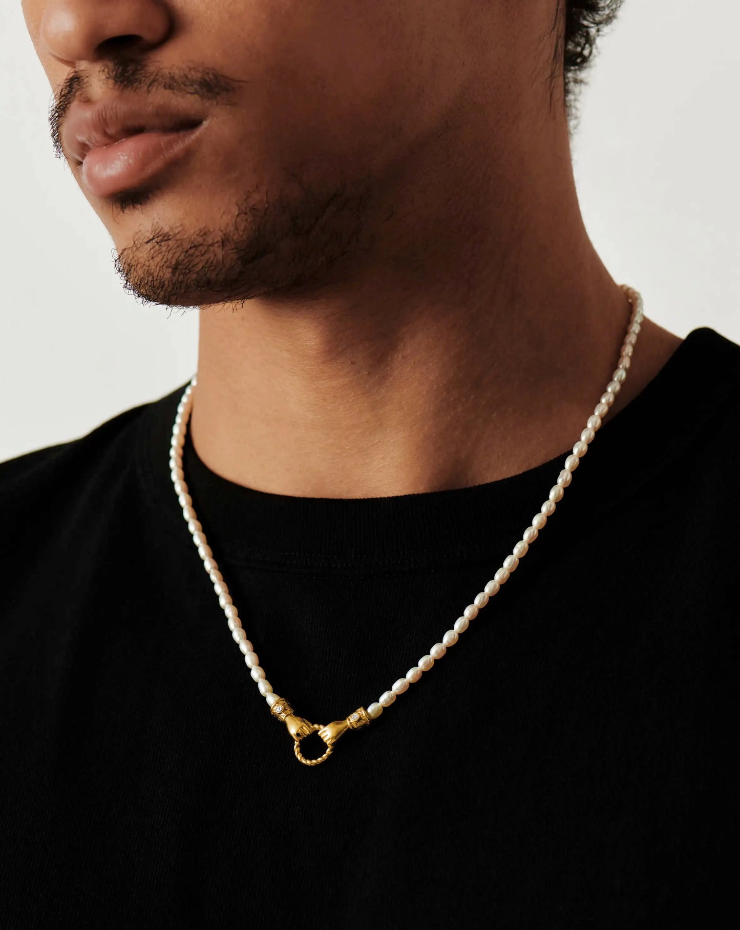 Harris Reed Medium In Good Hands Pearl Pendant Necklace Necklaces Missoma