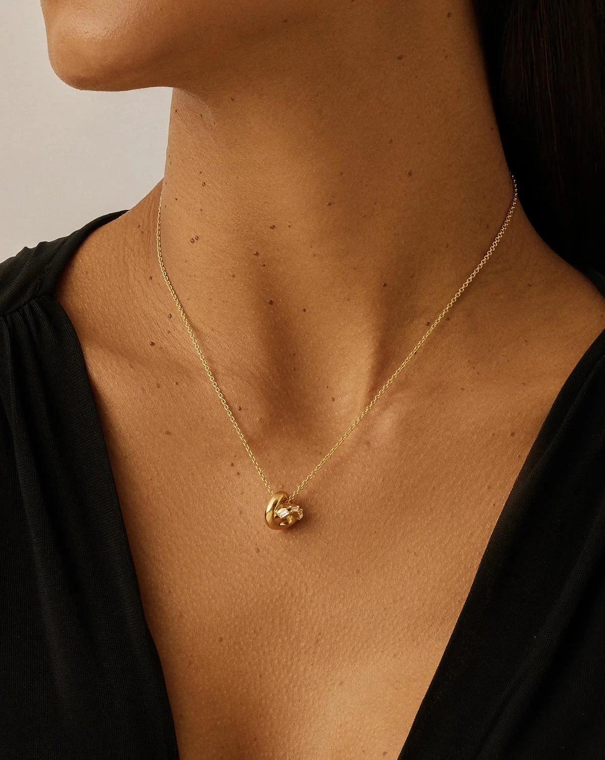 Lucy Williams Pavé Knot Pendant Necklace | 18k Gold Plated Necklaces Missoma