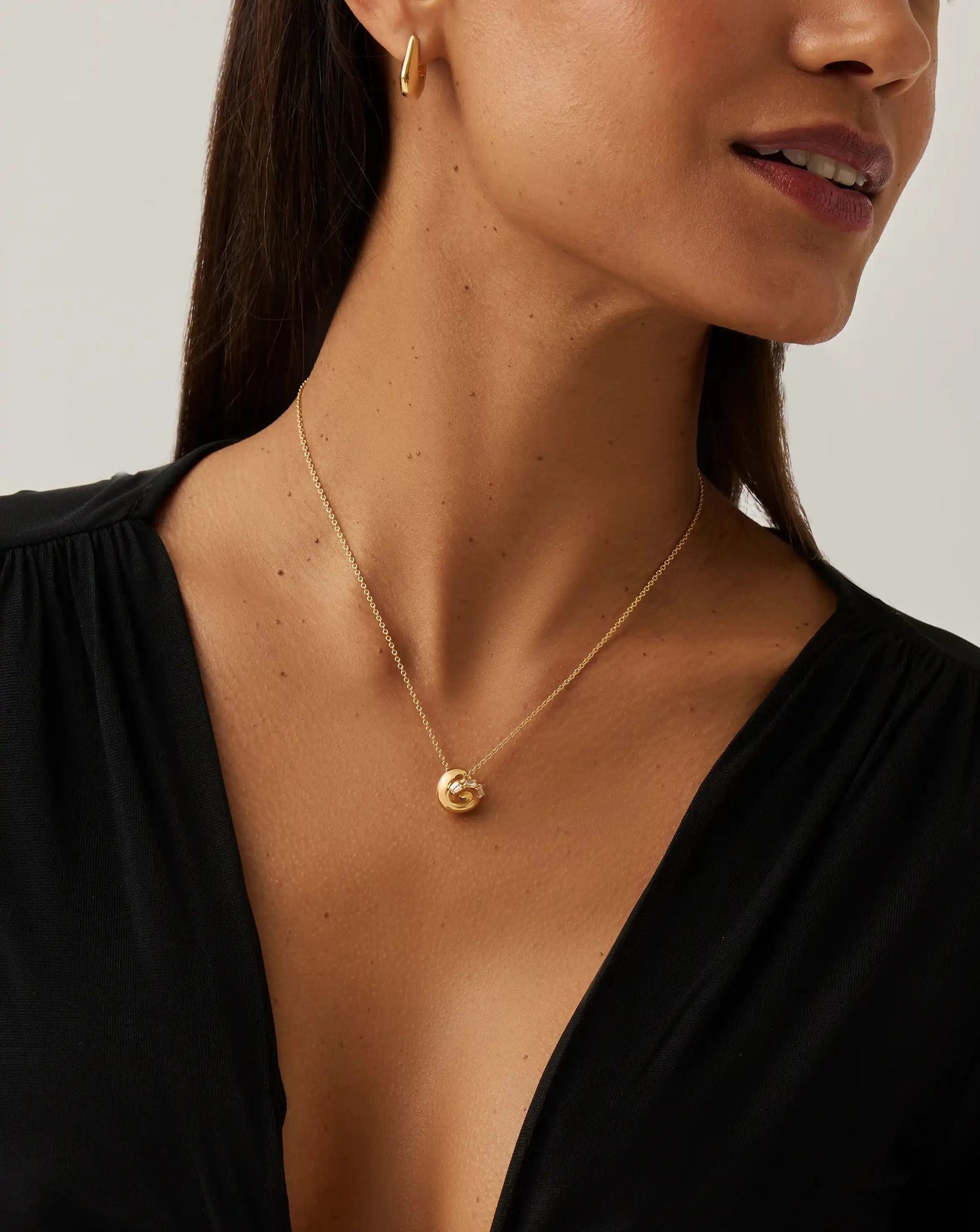 Lucy Williams Pavé Knot Pendant Necklace | 18k Gold Plated Necklaces Missoma