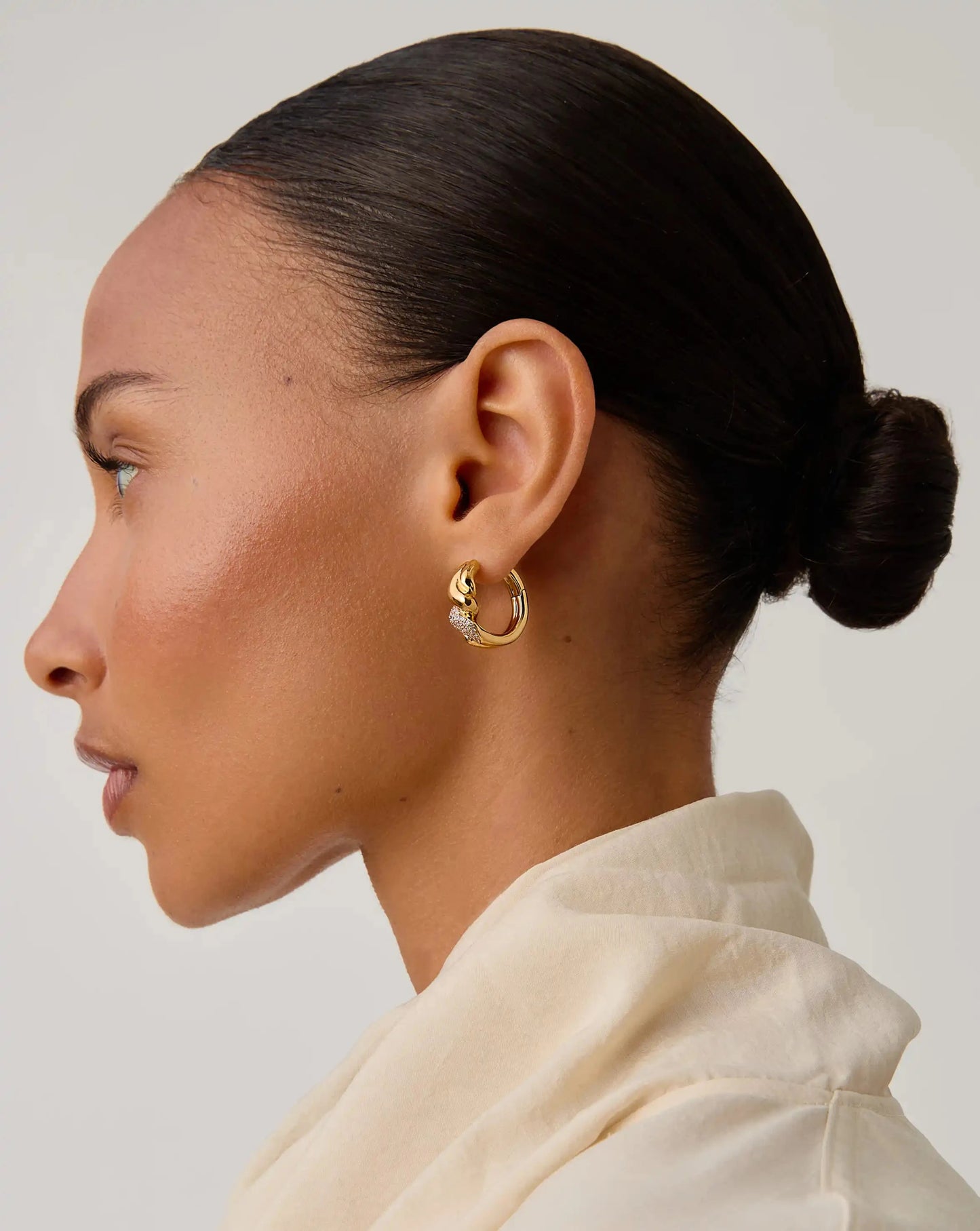 Molten Snow Twisted Small Hoop Earrings | 18k Gold Plated/Cubic Zirconia Earrings Missoma