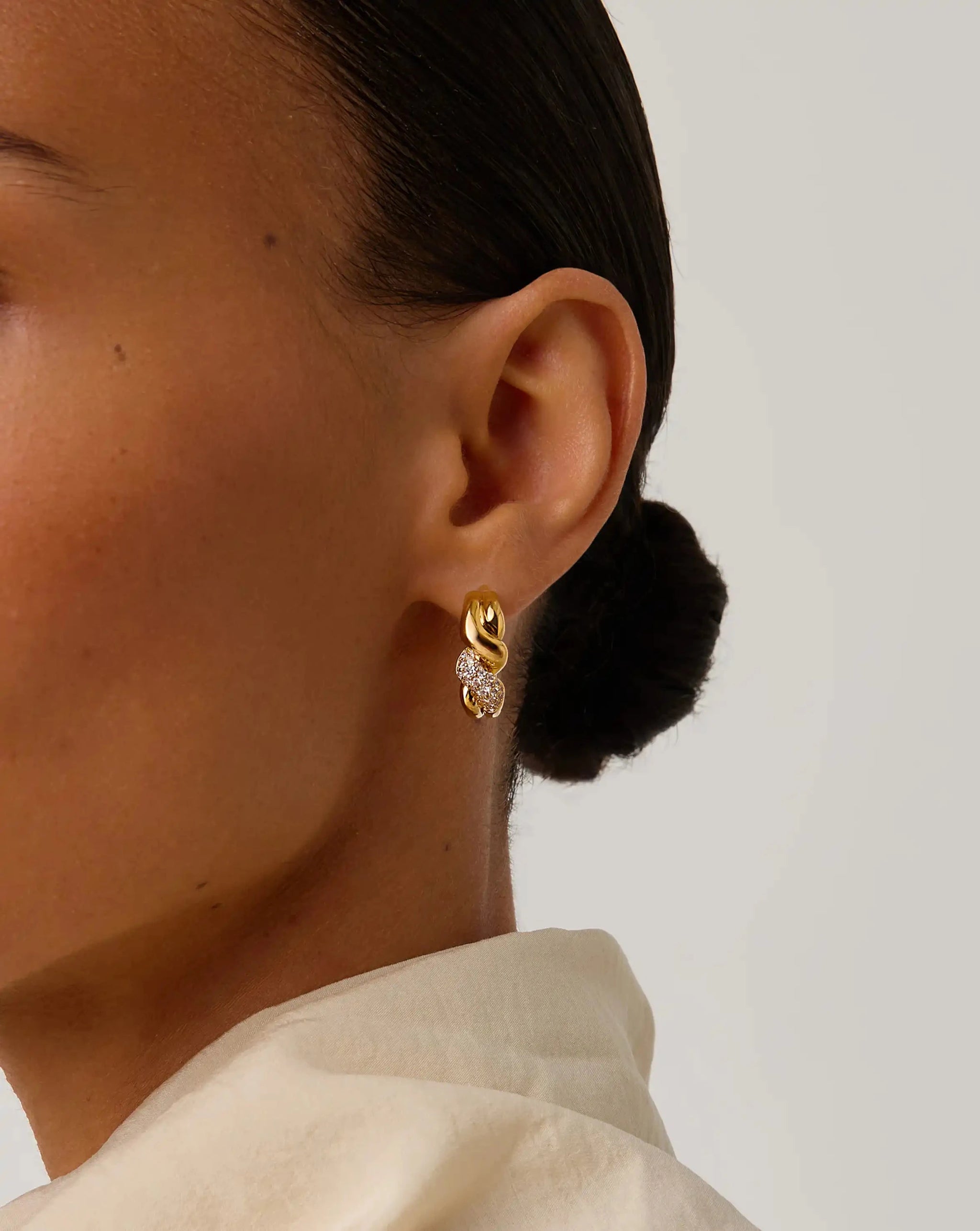 Molten Snow Twisted Small Hoop Earrings | 18k Gold Plated/Cubic Zirconia Earrings Missoma