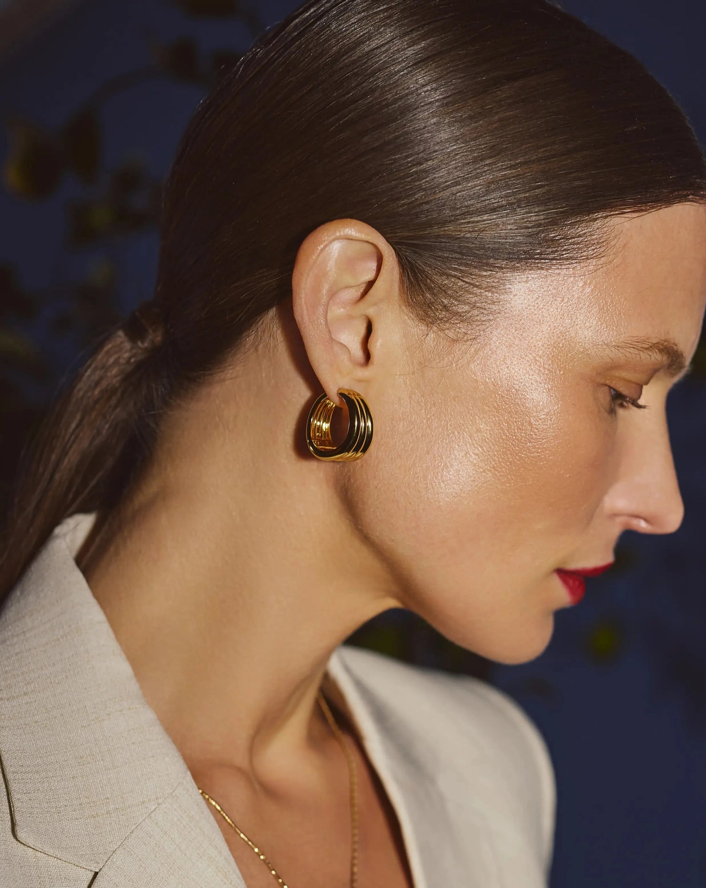 Savi Triple Ridge Medium Hoop Earrings | 18k Gold Plated Earrings Missoma