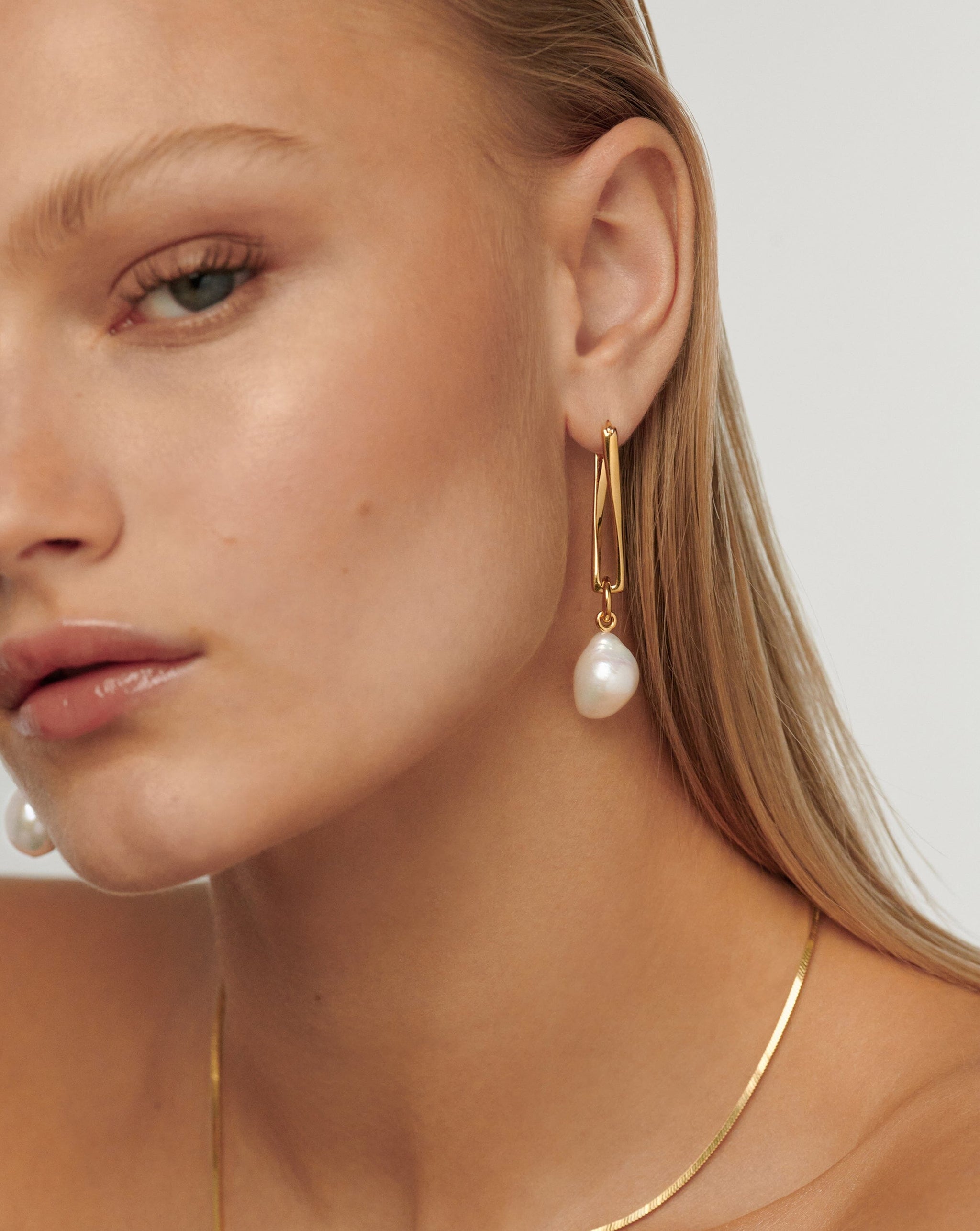 Baroque Pearl Twisted Drop Earrings | 18ct Gold Plated/Pearl Earrings Missoma