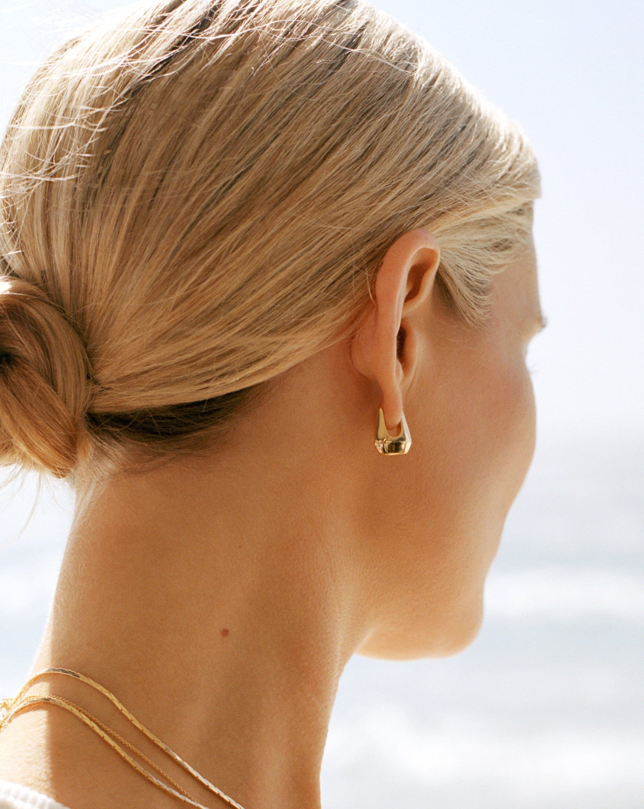 Lucy Williams Arco Small Hoop Earrings | 18ct Gold Plated Vermeil Earrings Missoma