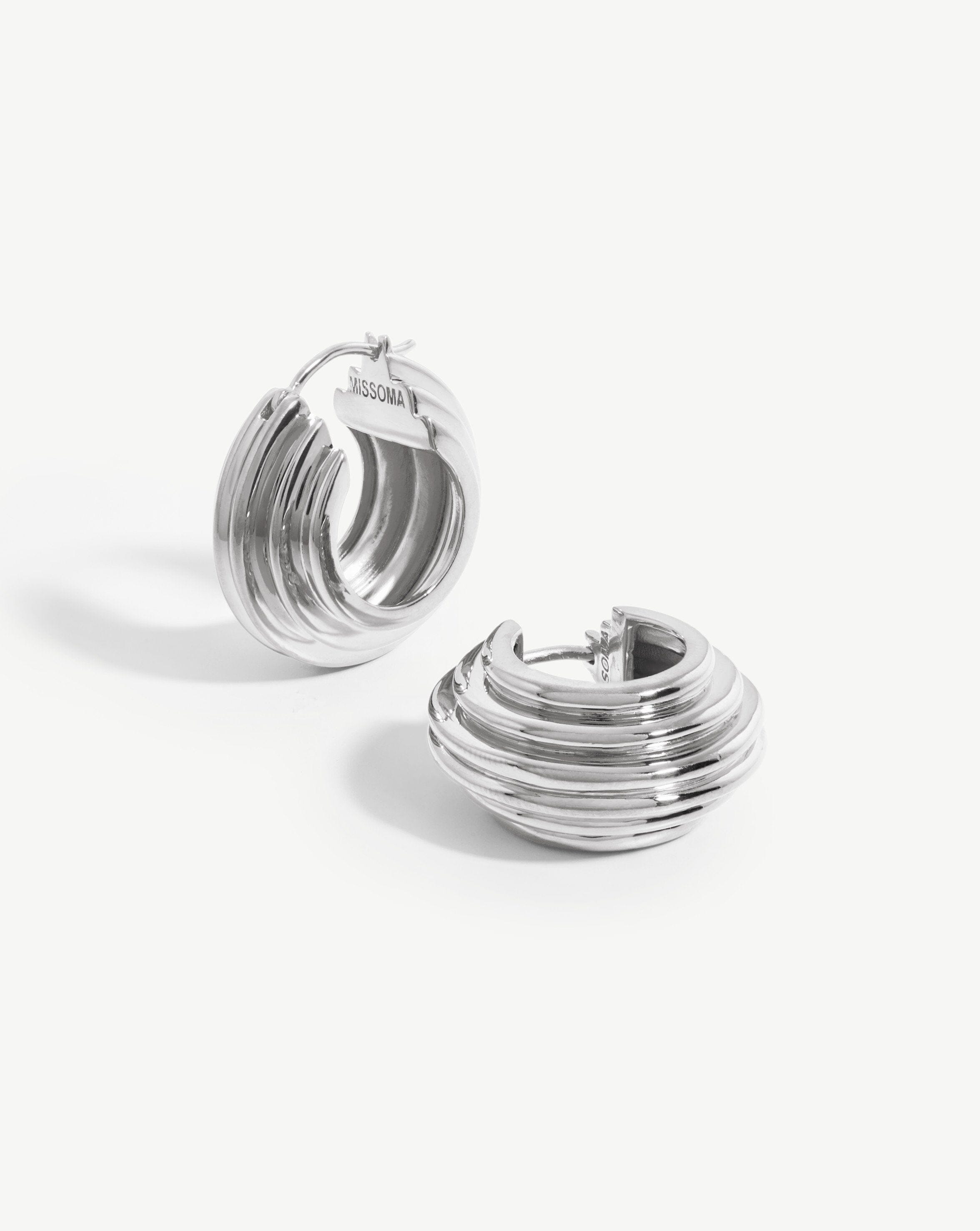 Lucy Williams Medium Chunky Ridge Hoop Earrings: Silver