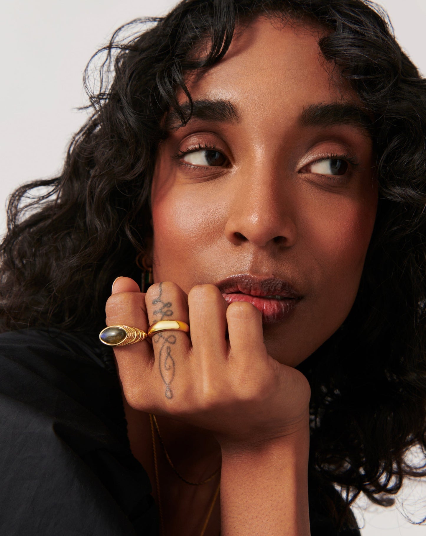 Wavy Ridge Gemstone Ring Rings Missoma