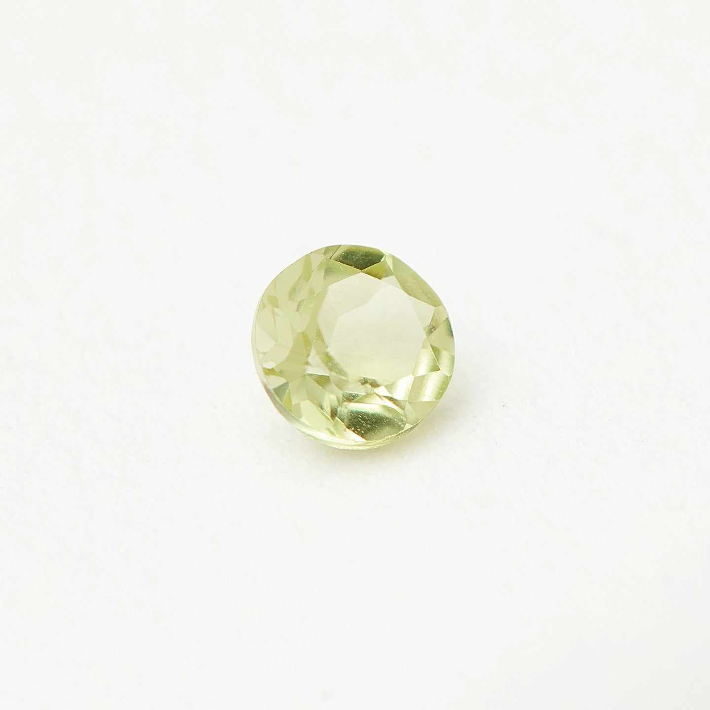 august birthstone - peridot - leo and virgo  birthstone