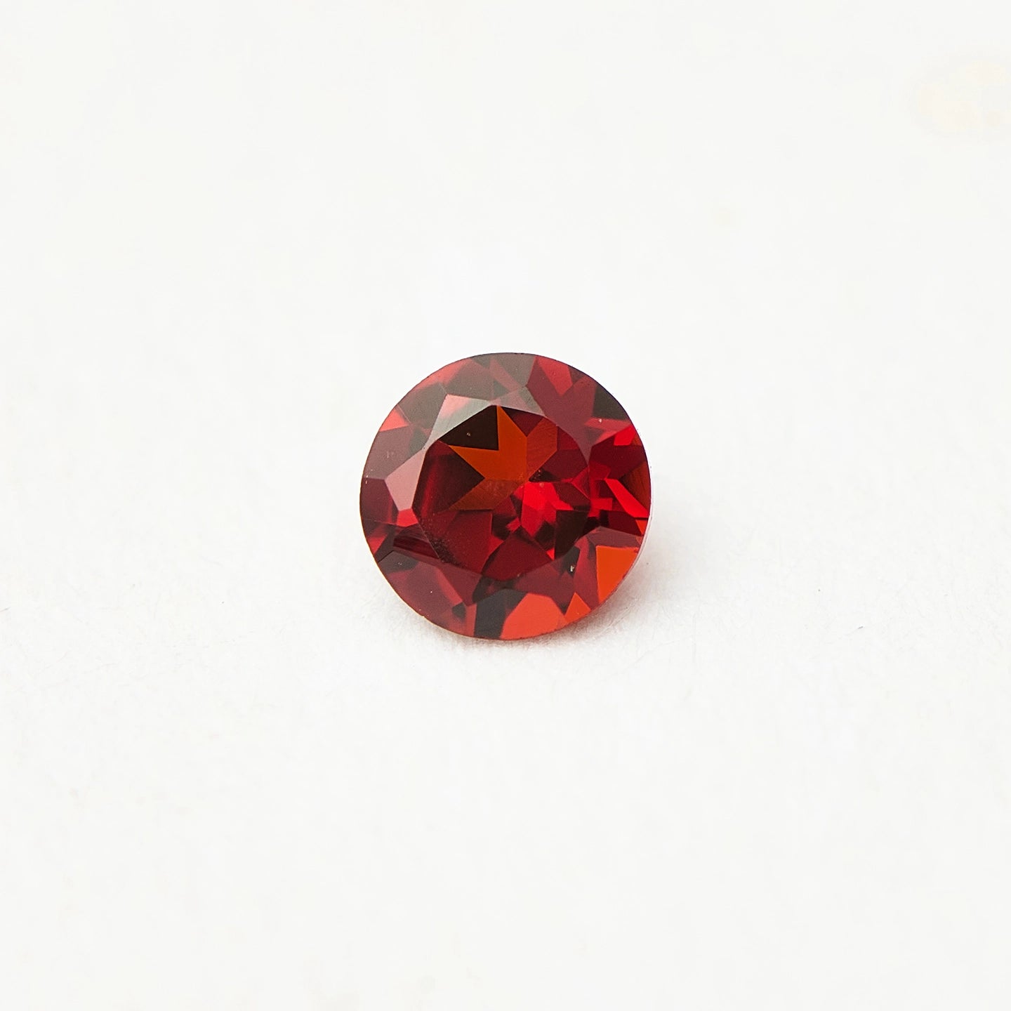 january birthstone - red garnet - capricorn and aquarius birthstone