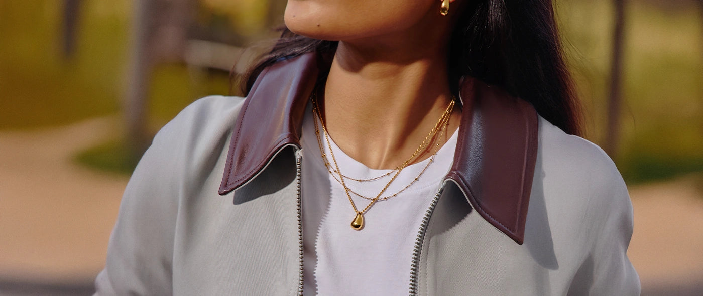 Lucy Williams T Bar Necklace Gold