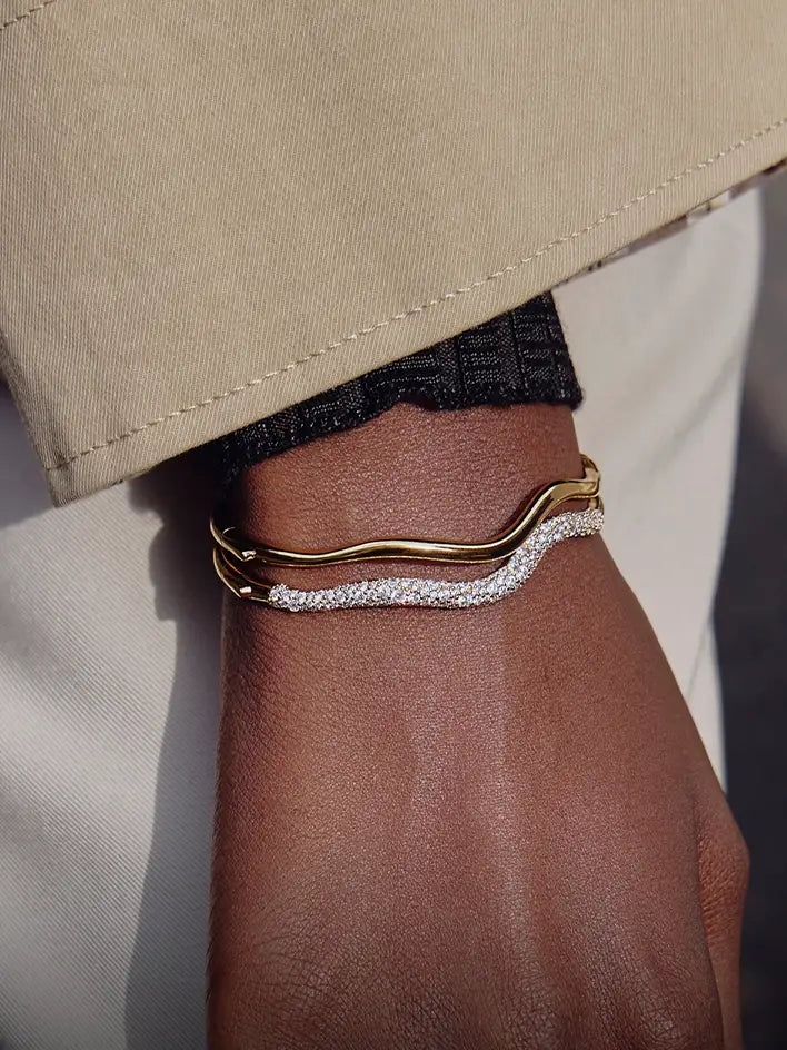 Molten Snow Ripple Hinged Bangle