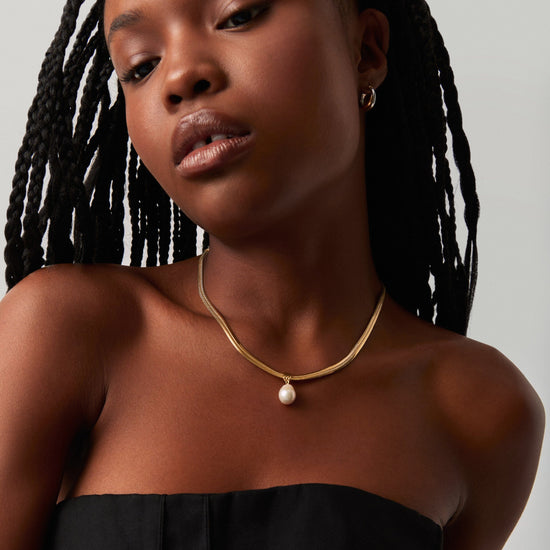 Baroque Pearl Snake Chain Pendant Necklace | 18k Gold Plated Vermeil/Pearl Necklaces Missoma 