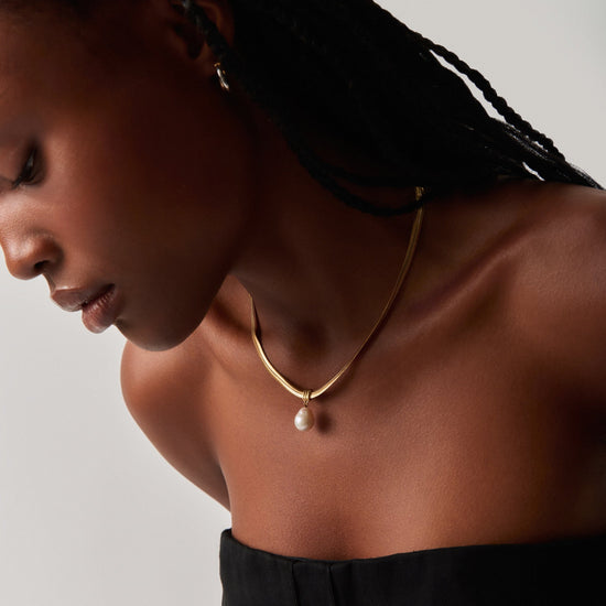 Baroque Pearl Snake Chain Pendant Necklace | 18k Gold Plated Vermeil/Pearl Necklaces Missoma 
