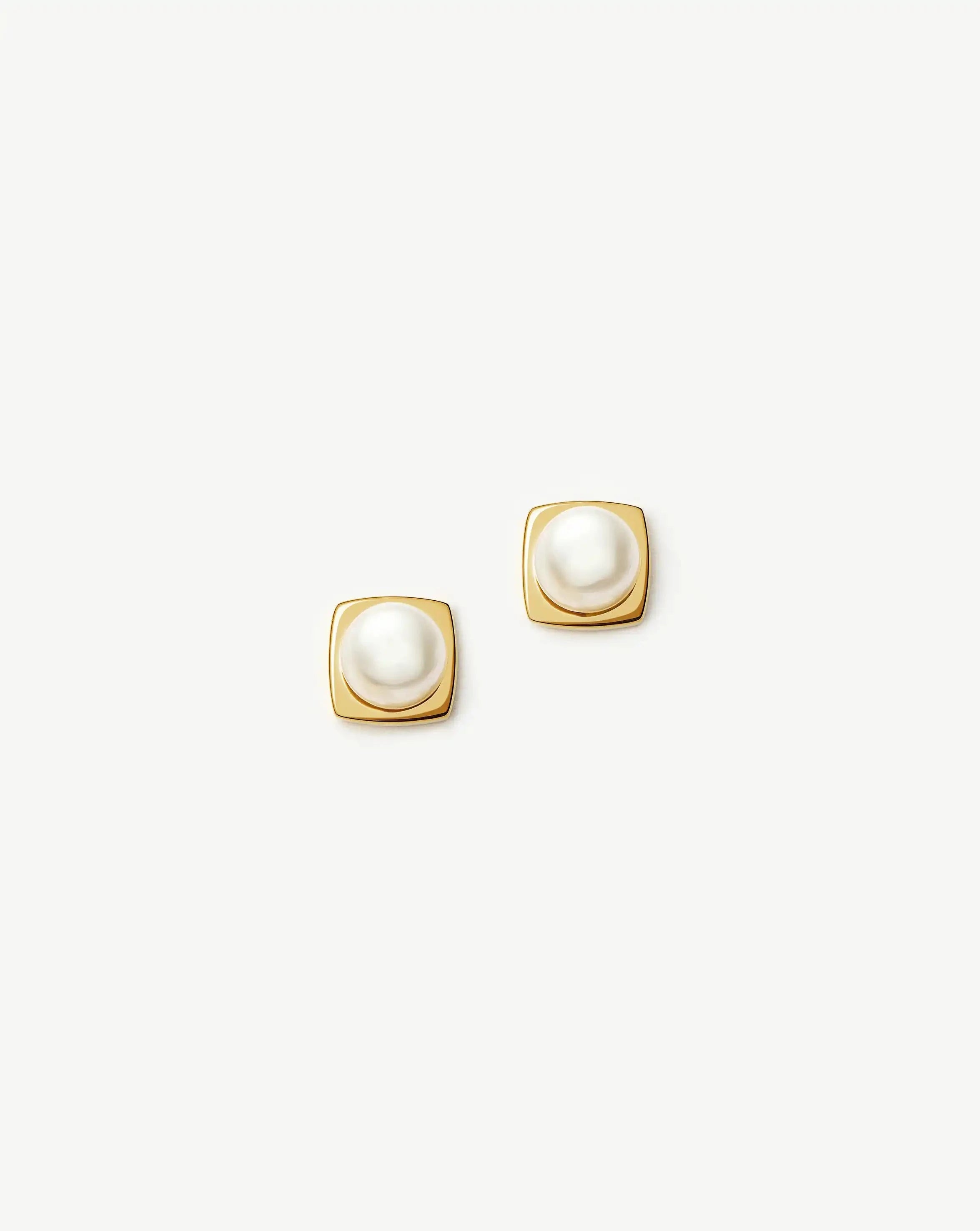 Button Pearl Square Stud Earrings | 18k Gold Vermeil/Pearl Earrings Missoma 