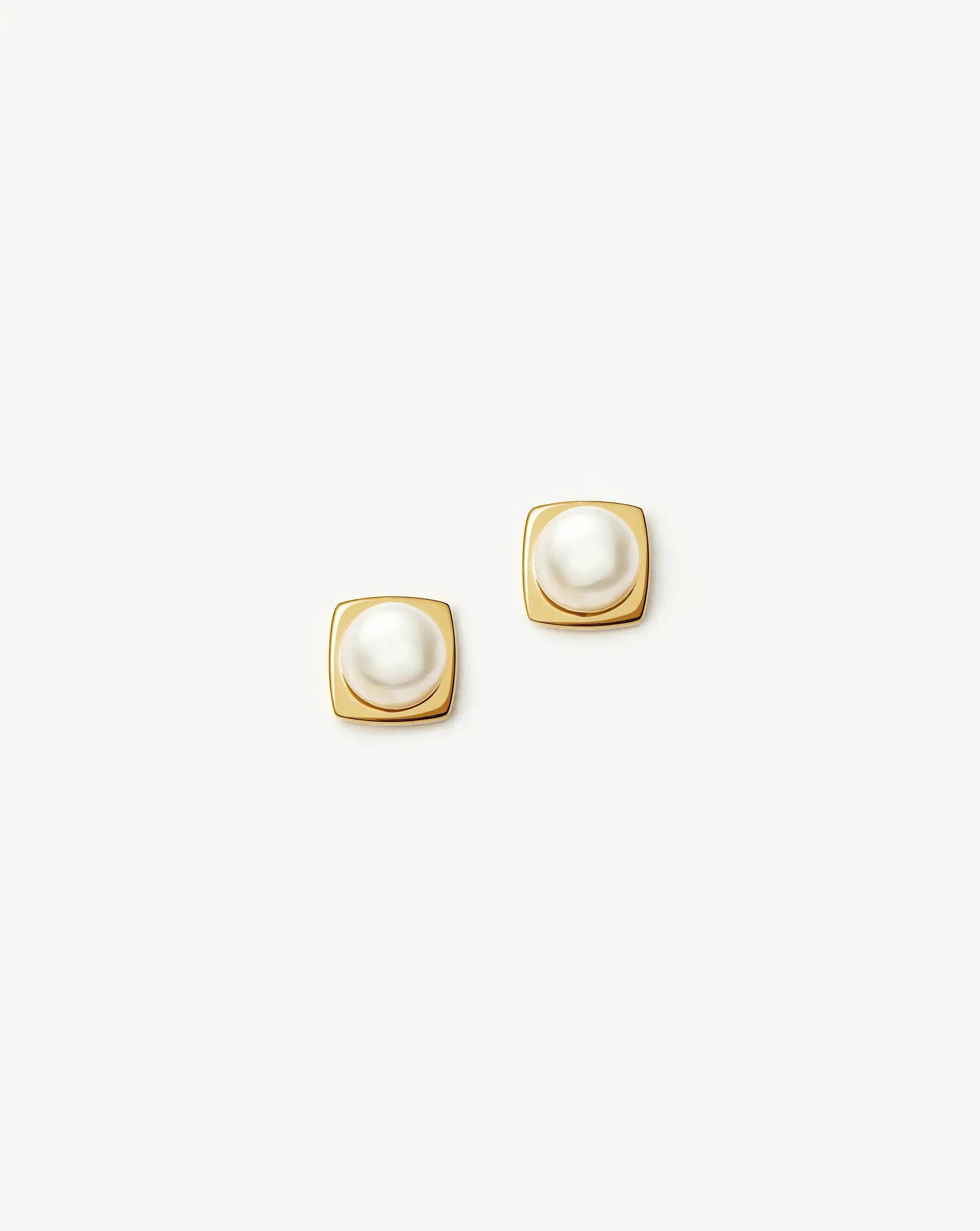 Button Pearl Square Stud Earrings | 18k Gold Vermeil/Pearl Earrings Missoma 