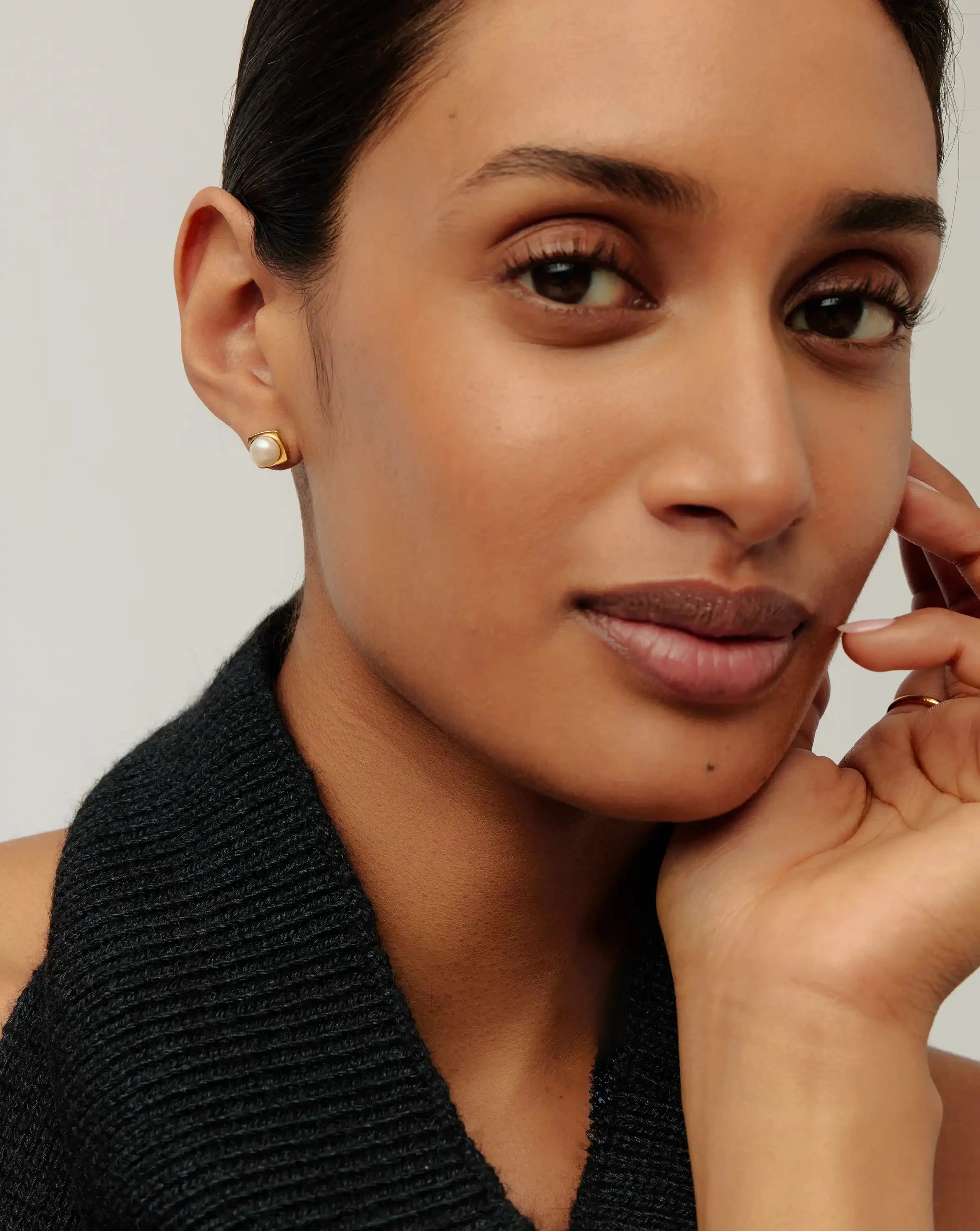 Button Pearl Square Stud Earrings | 18k Gold Vermeil/Pearl Earrings Missoma 