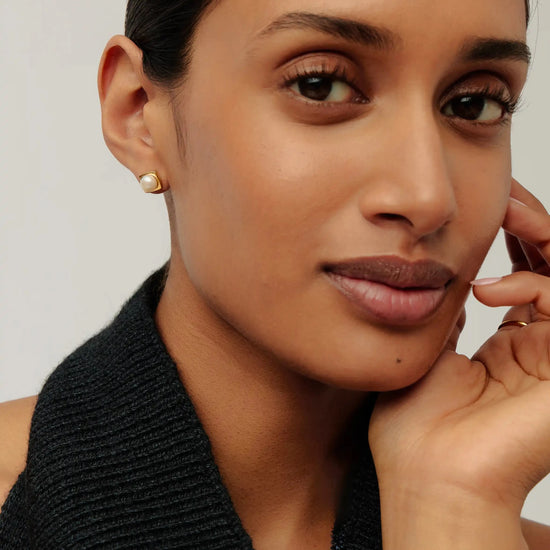 Button Pearl Square Stud Earrings | 18k Gold Vermeil/Pearl Earrings Missoma 