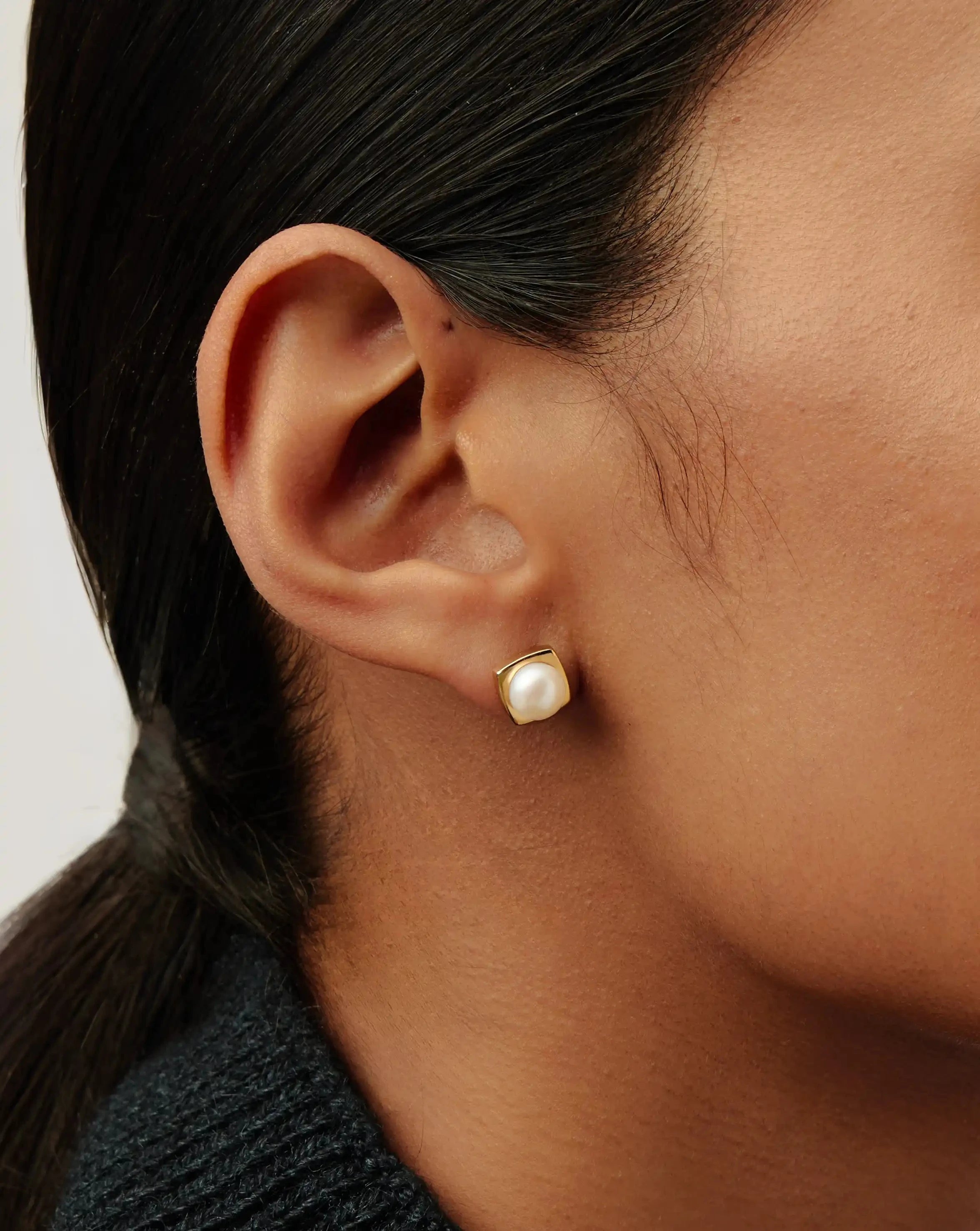 Button Pearl Square Stud Earrings | 18k Gold Vermeil/Pearl Earrings Missoma 