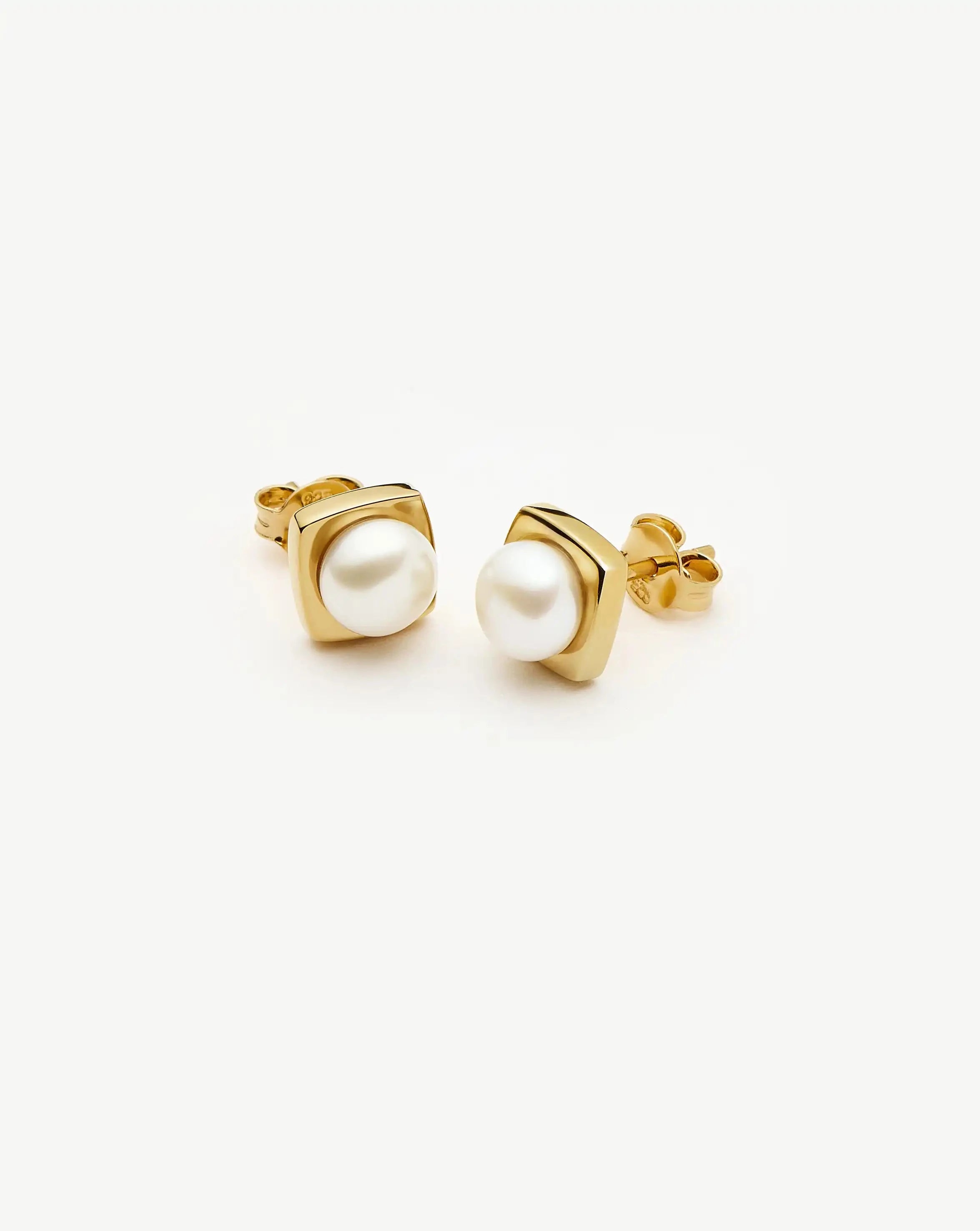 Button Pearl Square Stud Earrings | 18k Gold Vermeil/Pearl Earrings Missoma 