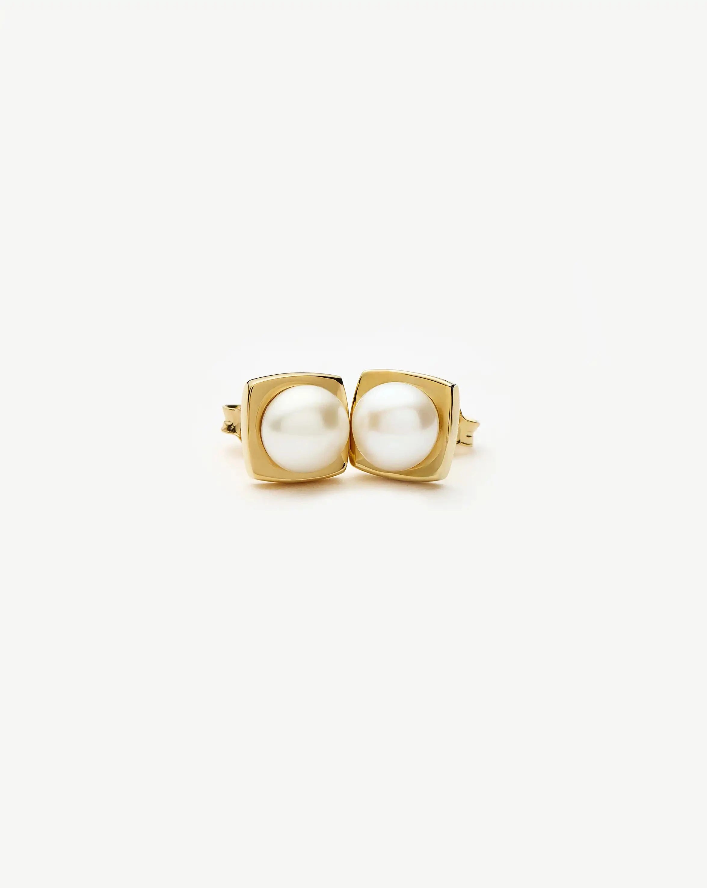 Button Pearl Square Stud Earrings | 18k Gold Vermeil/Pearl Earrings Missoma 