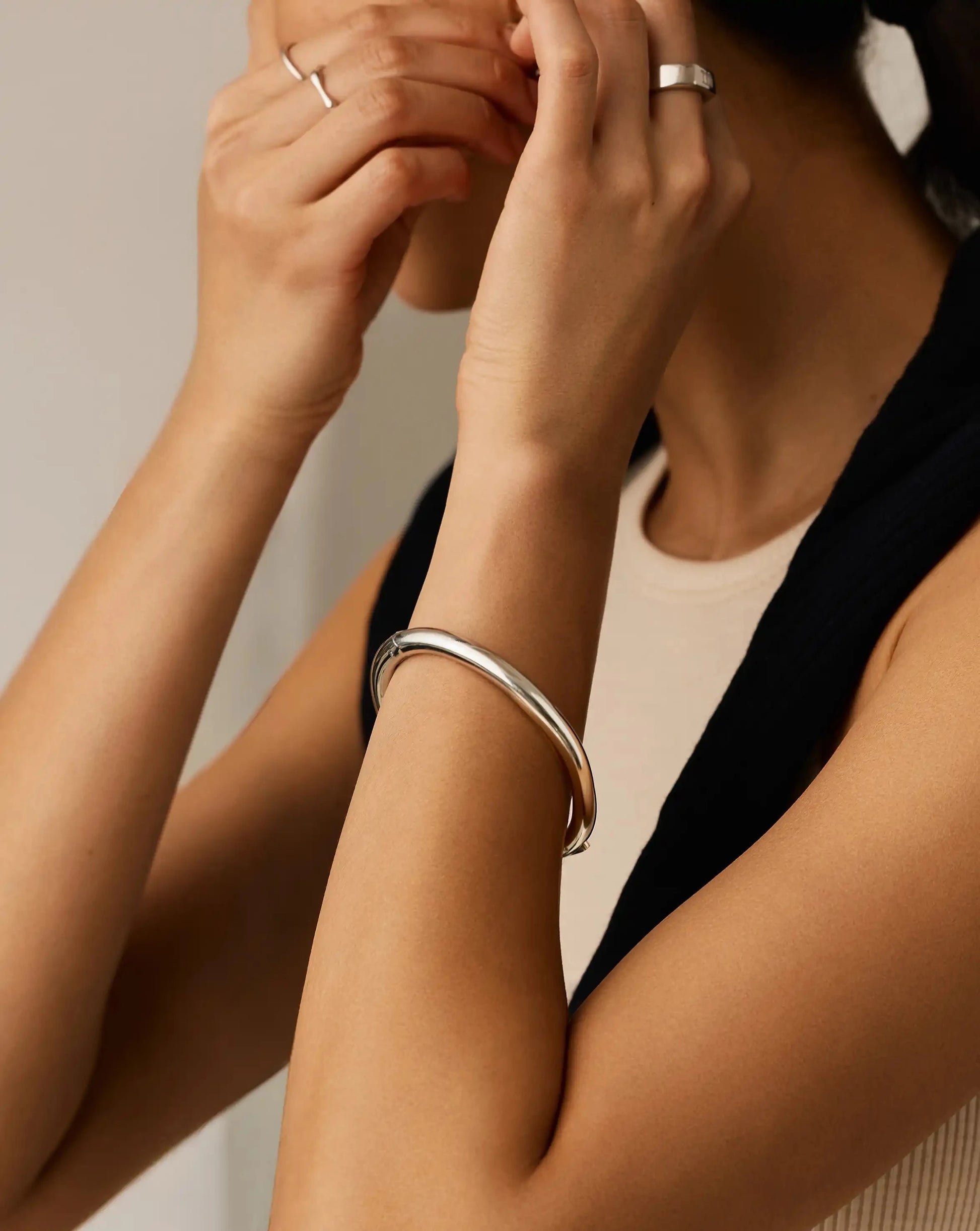 Chunky Round Hinged Bangle | Platinum Plated Bracelets Missoma 