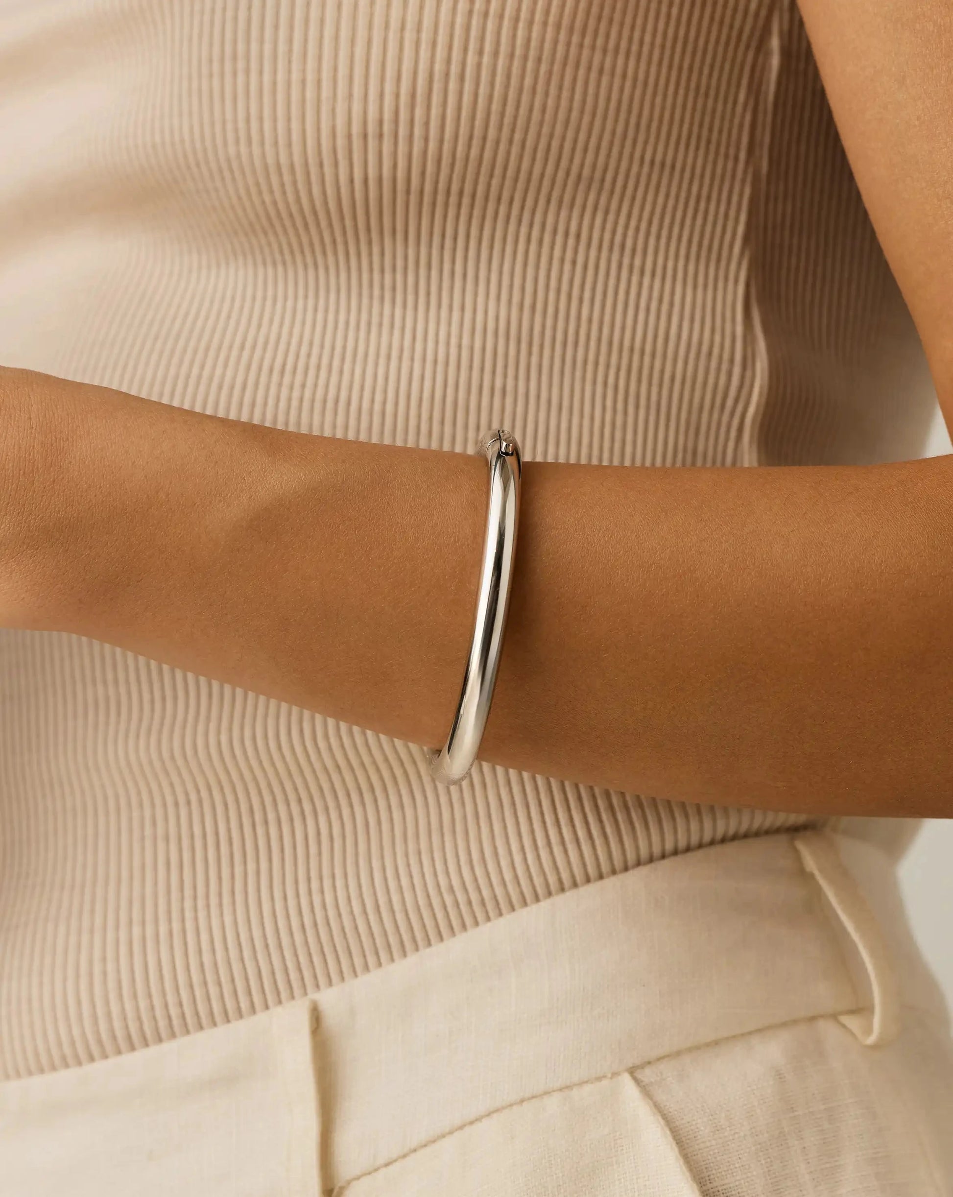 Chunky Round Hinged Bangle | Platinum Plated Bracelets Missoma 