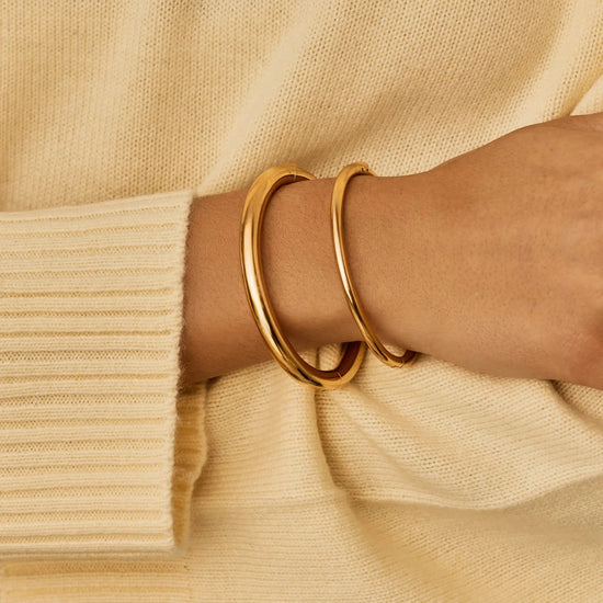 Classic Round Hinged Bangle | 18k Gold Plated Bracelets Missoma 