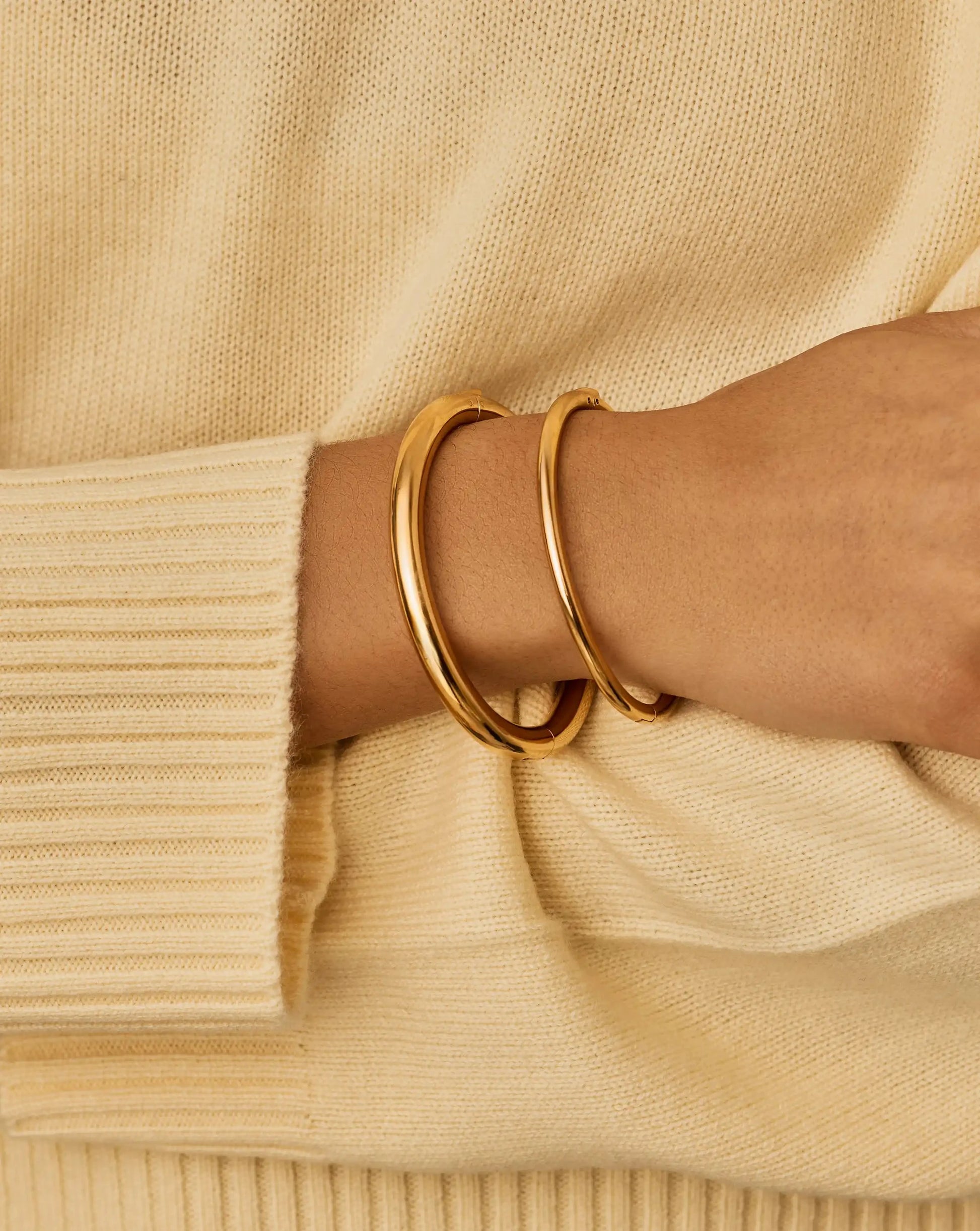 Classic Round Hinged Bangle | 18k Gold Plated Bracelets Missoma 