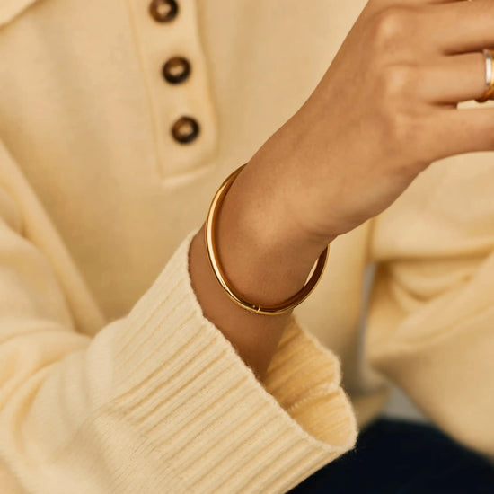 Classic Round Hinged Bangle | 18k Gold Plated Bracelets Missoma 