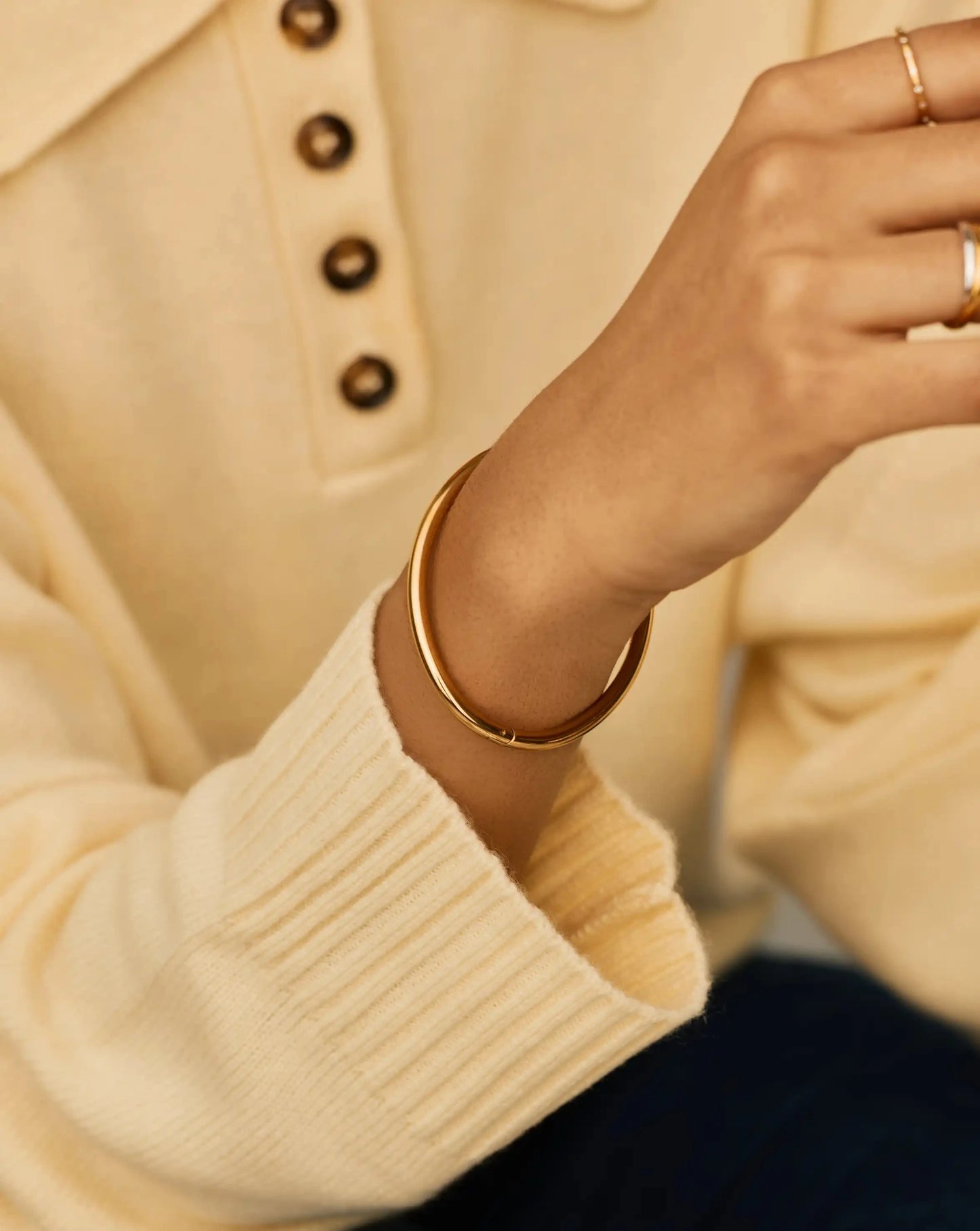 Classic Round Hinged Bangle | 18k Gold Plated Bracelets Missoma 