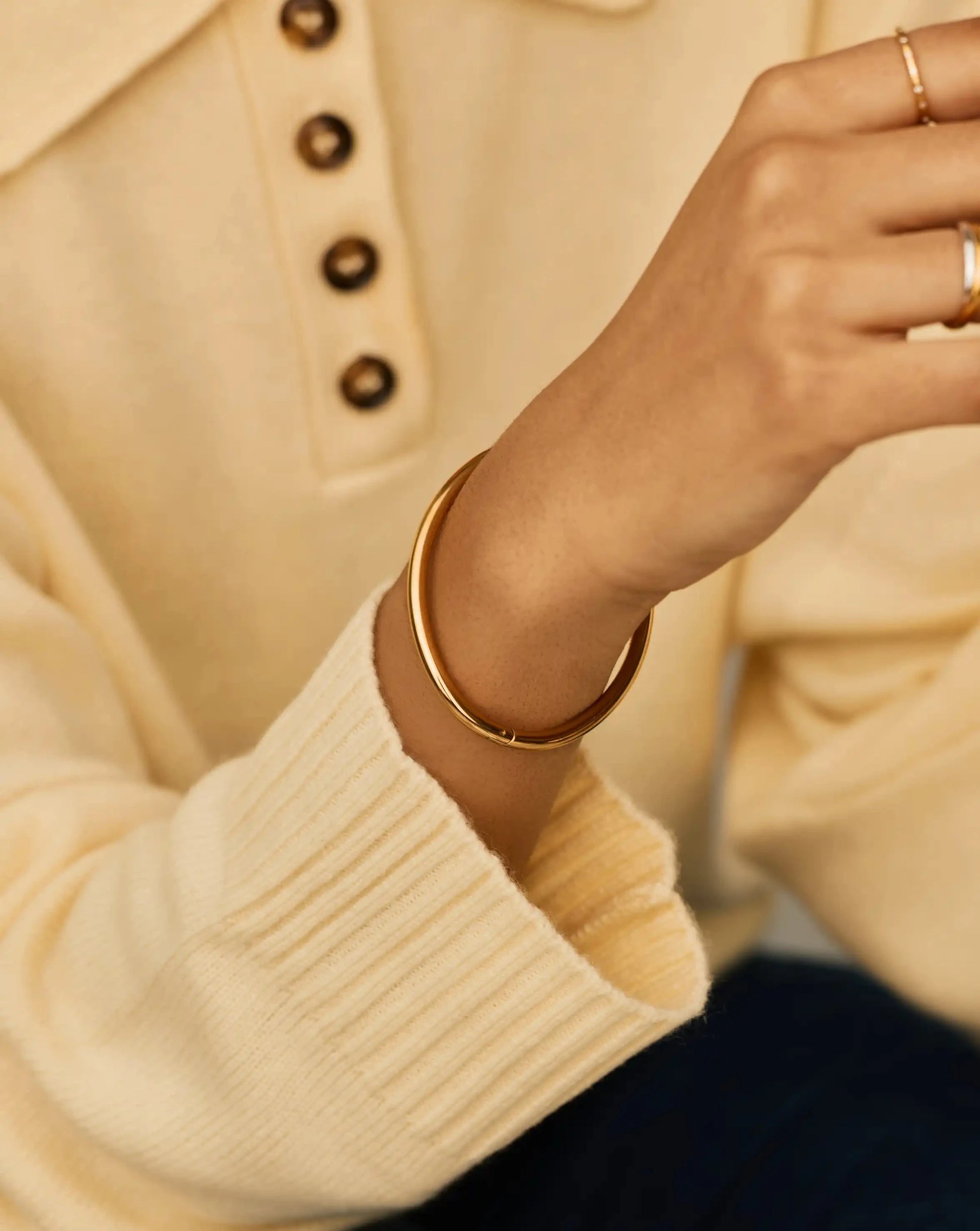 Classic Round Hinged Bangle | 18k Gold Plated Bracelets Missoma 