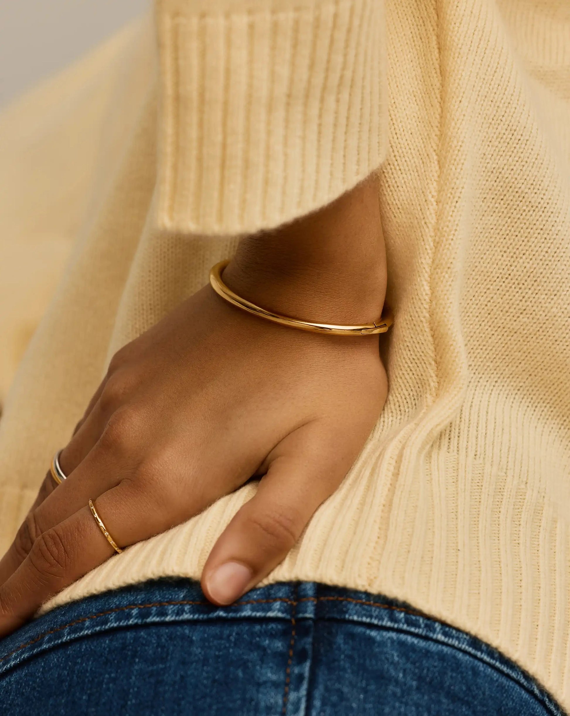 Classic Round Hinged Bangle | 18k Gold Plated Bracelets Missoma 