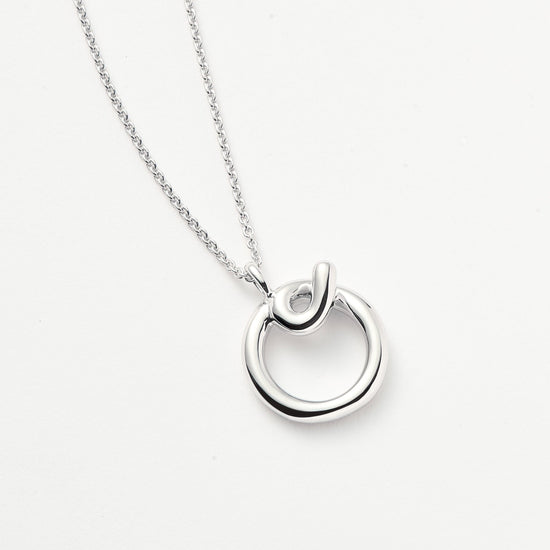 Curly Molten Initial Pendant Necklace - Initial O | Sterling Silver Necklaces Missoma 