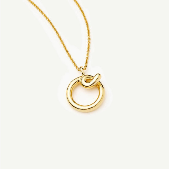 Curly Molten Initial Pendant Necklace - O | 18k Gold Vermeil Necklaces Missoma 