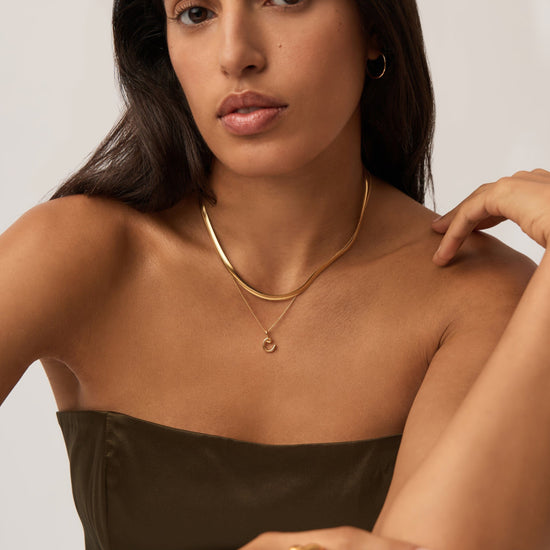 Curly Molten Mini Initial Necklace - C |18k Gold Vermeil Necklaces Missoma 
