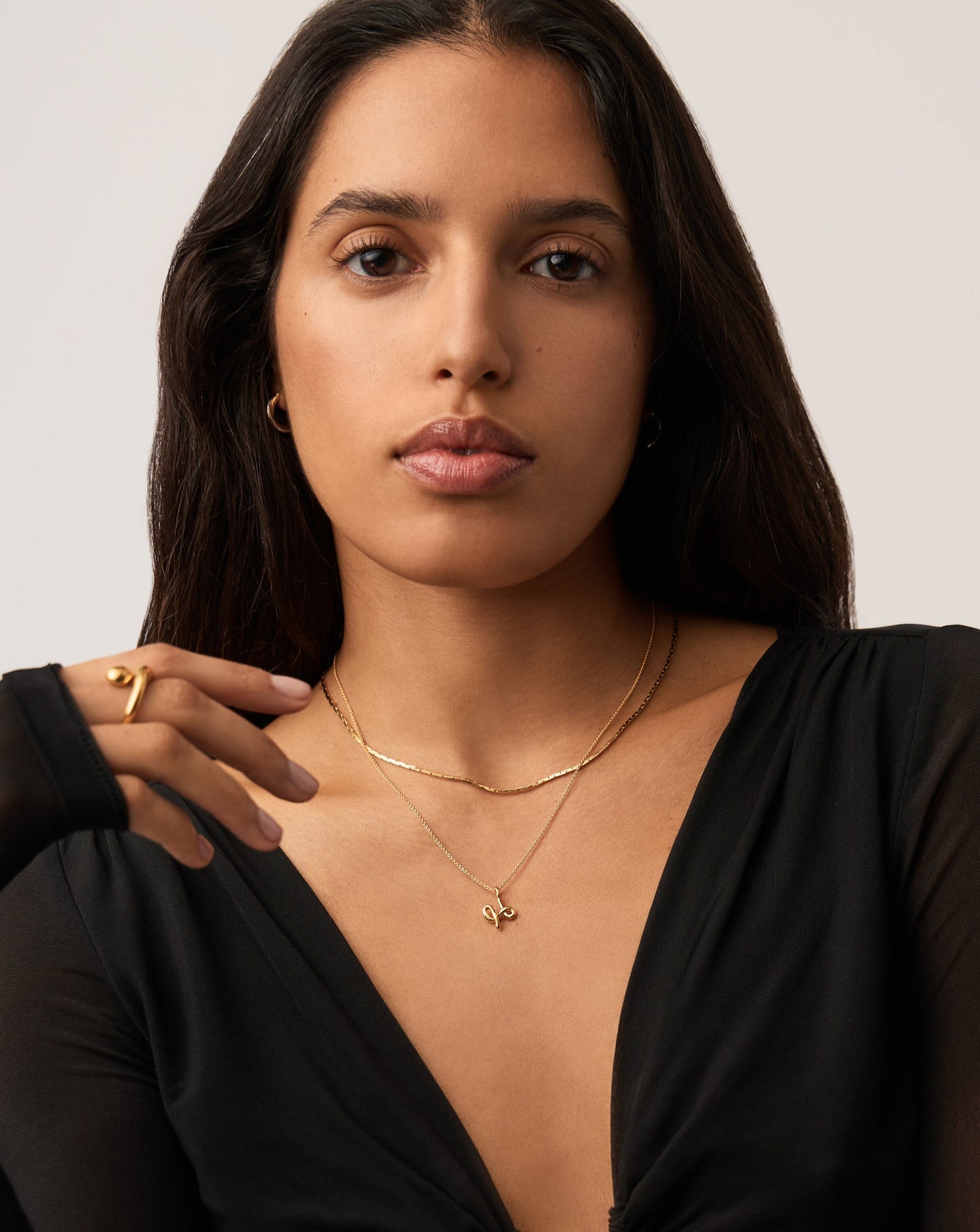 Curly Molten Mini Initial Necklace - H | 18k Gold Vermeil Necklaces Missoma 