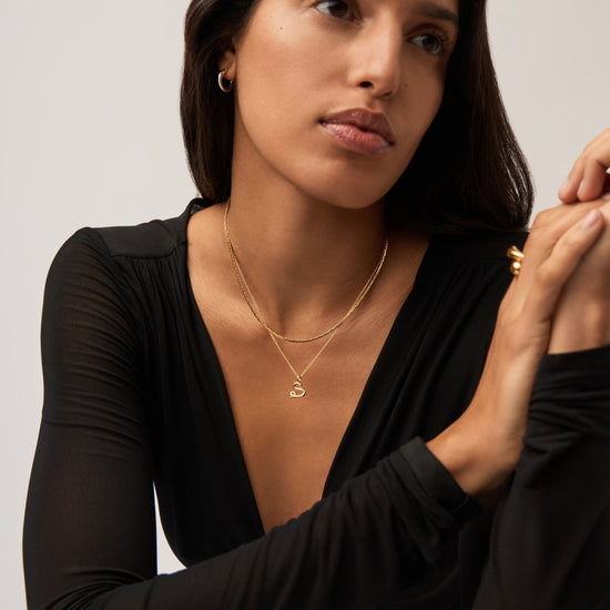 Curly Molten Mini Initial Necklace - S | 18k Gold Vermeil Necklaces Missoma 