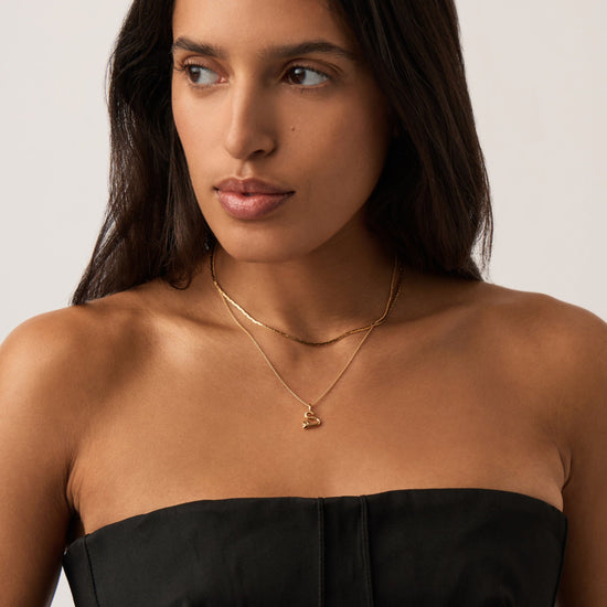 Curly Molten Mini Initial Necklace - S | 18k Gold Vermeil Necklaces Missoma 