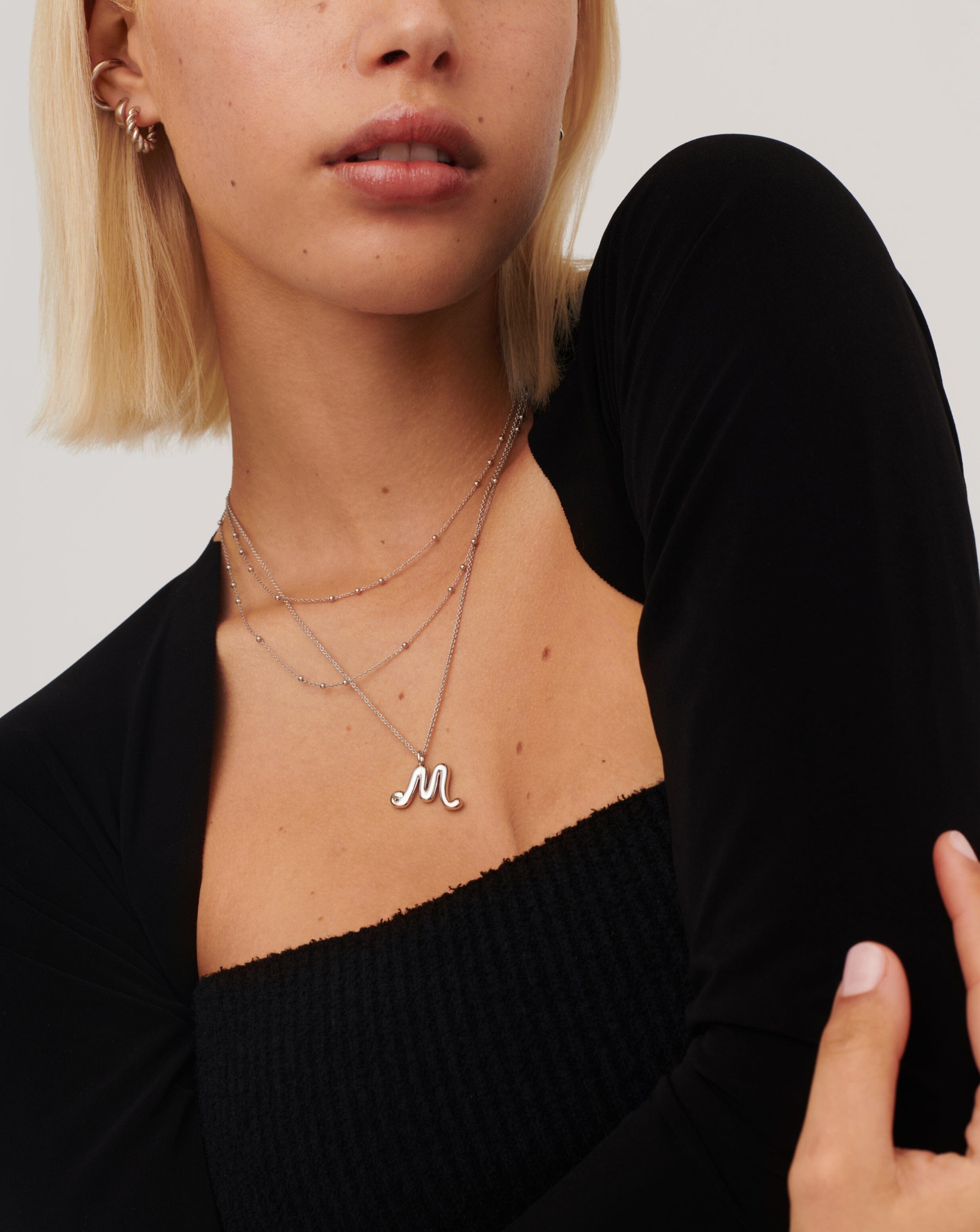 Initial Pendant Necklace - Initial Q | 18ct Gold Plated Vermeil | Missoma