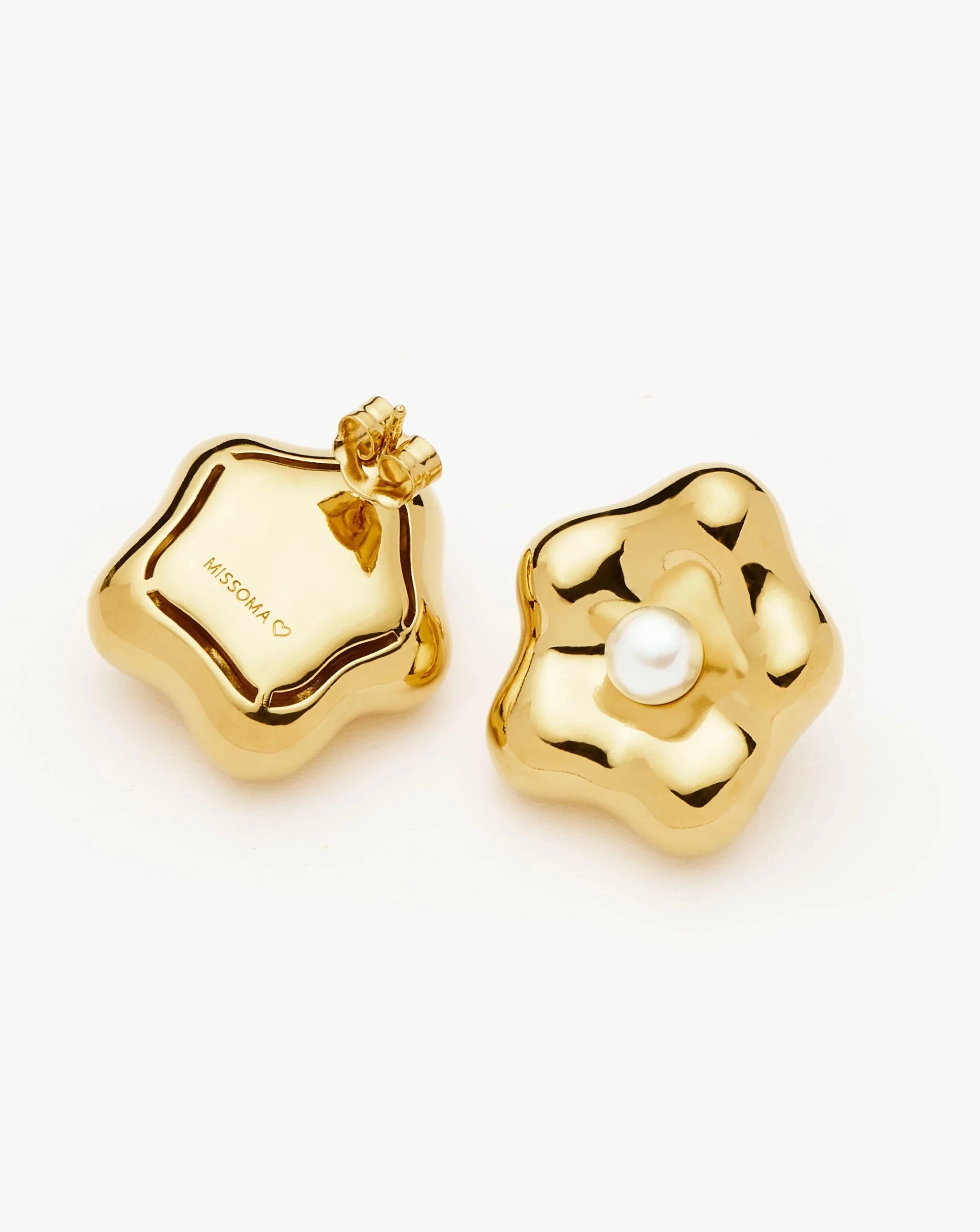 Eny Puffy Daisy Oversized Stud Earrings | 18k Gold Plated/Pearl Earrings Missoma 