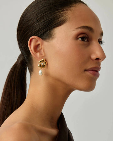 Eny Puffy Daisy Pearl Drop Earrings | 18k Gold Plated/Pearl Earrings Missoma 