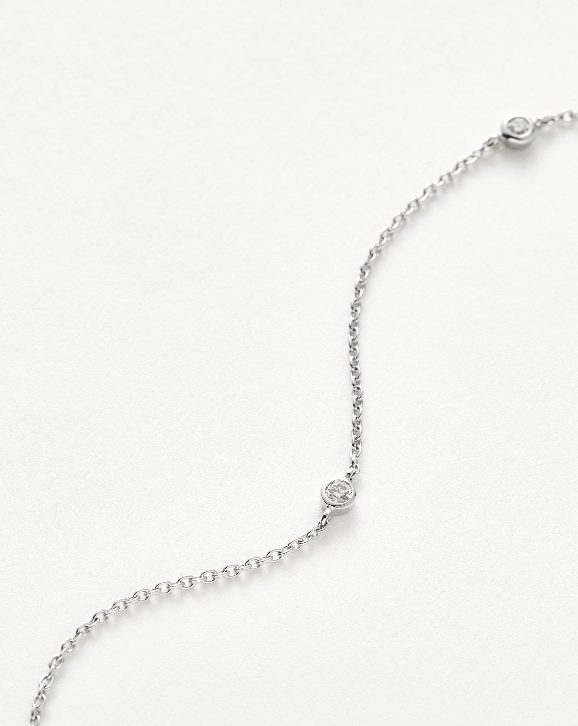 White Gold Necklace with Three White Diamonds | KLENOTA