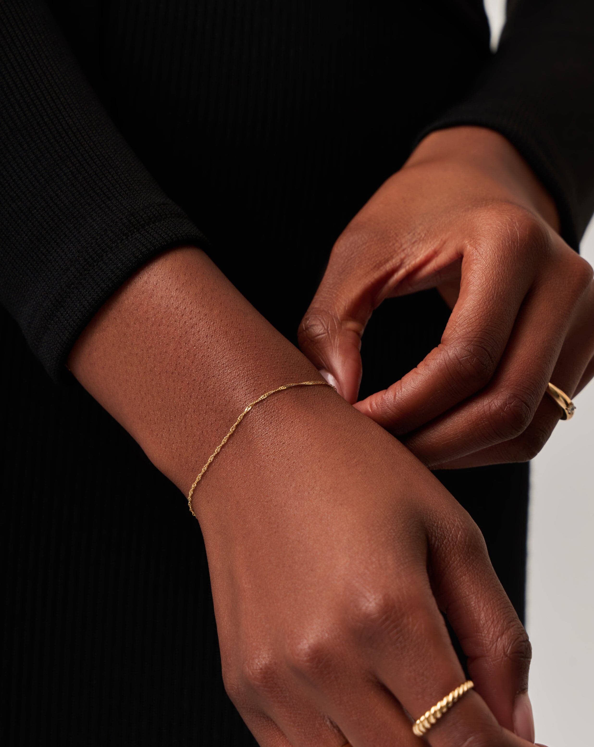 Fine Twisted Chain Bracelet | 14k Solid Gold Bracelets Missoma 