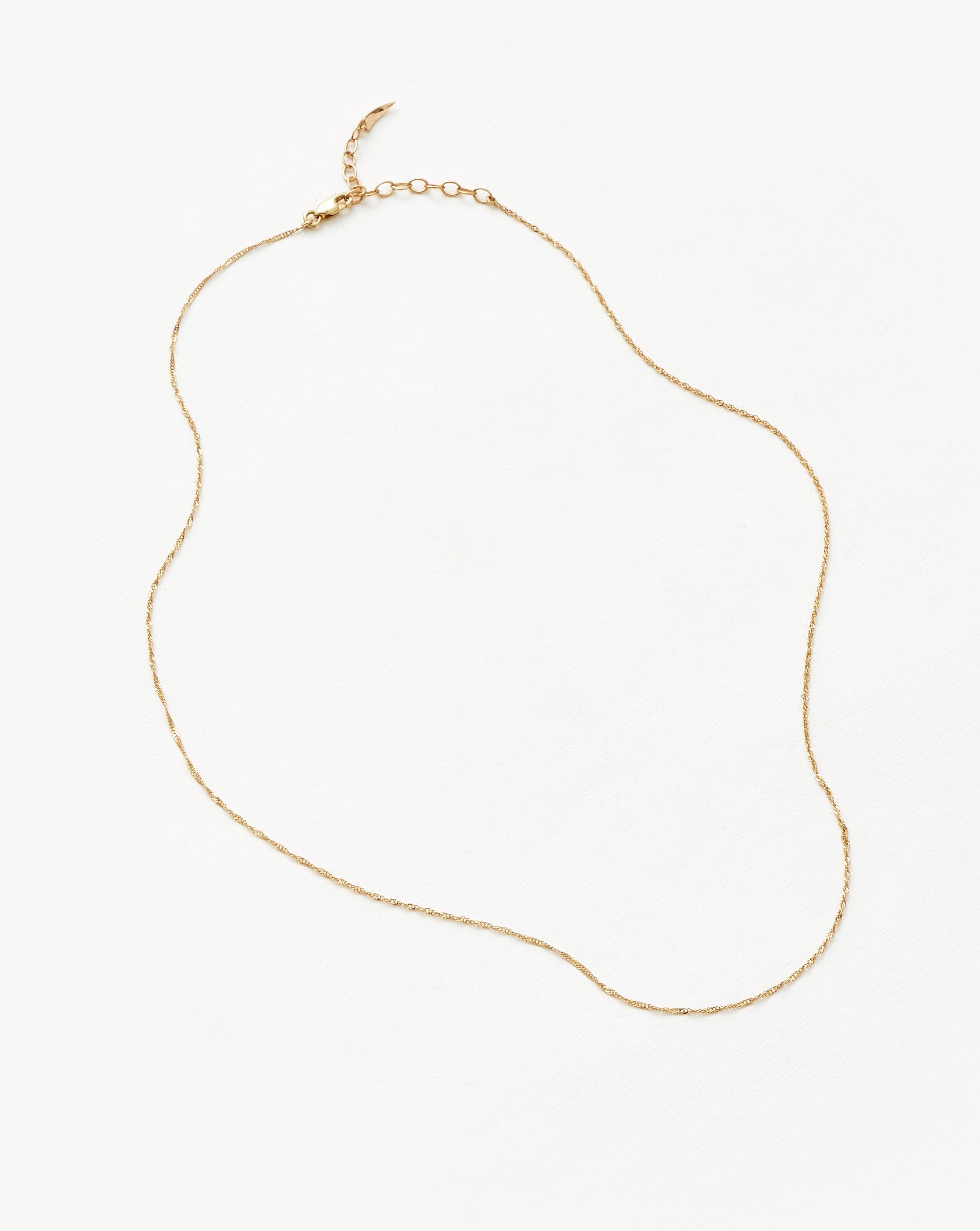 Thin short hot sale gold chain