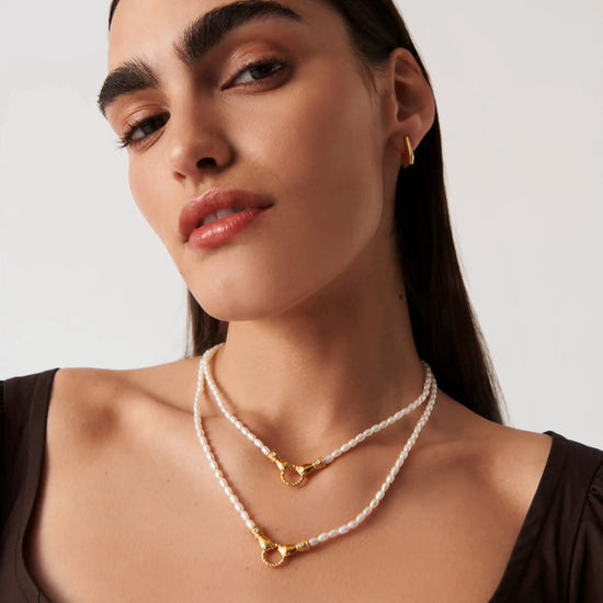 Harris Reed Medium In Good Hands Pearl Pendant Necklace Necklaces Missoma 