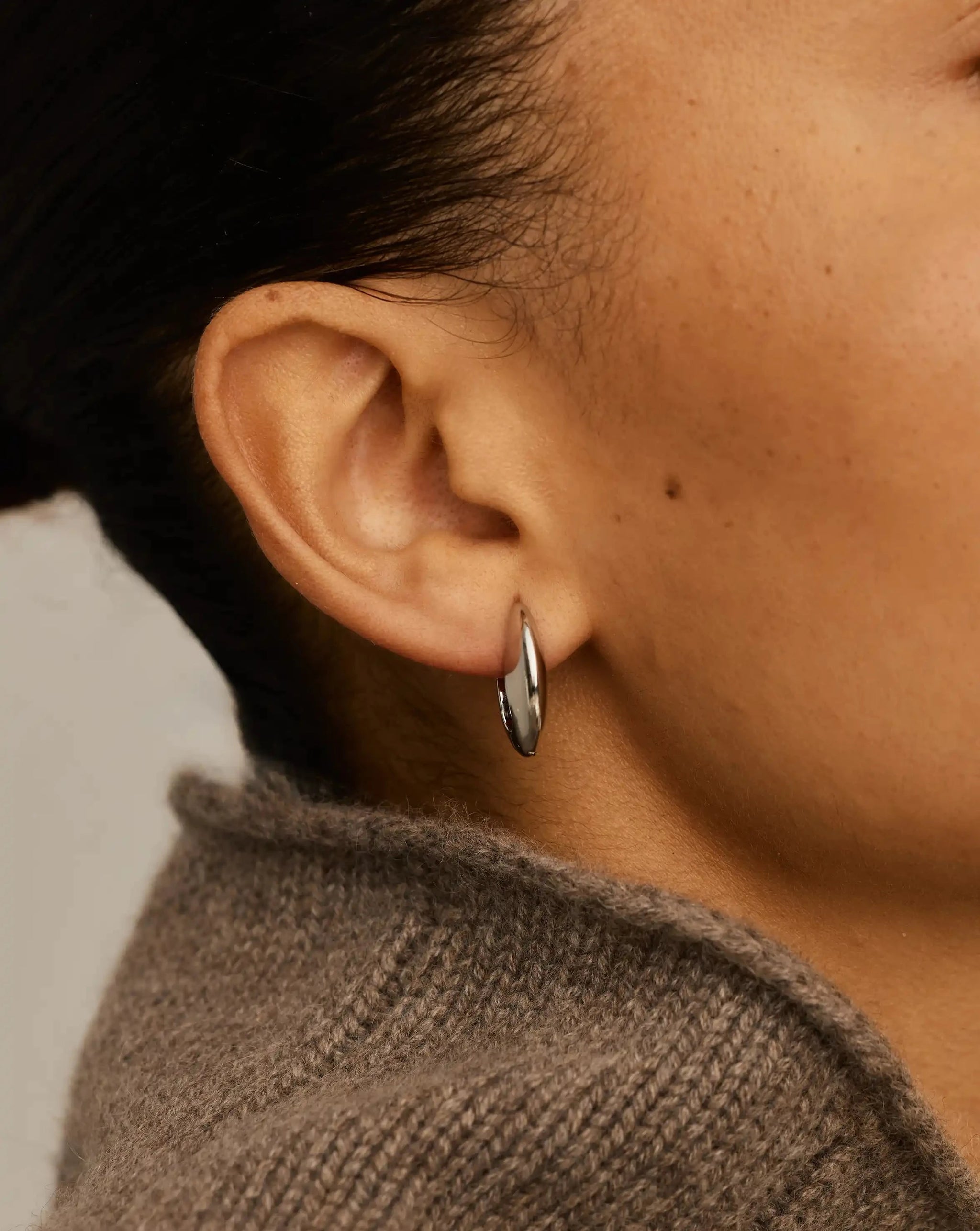 Hinged Small Hoop Earrings | Platinum Plated Earrings Missoma 