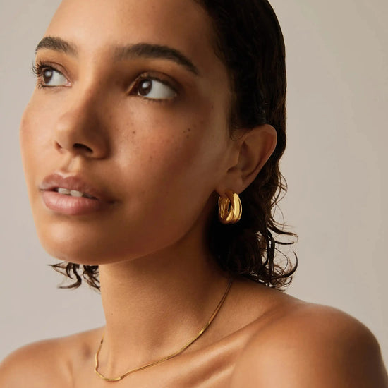 Lucy Williams Chunky Medium Entwine Hoop Earrings | 18k Gold Plated Earrings Missoma 